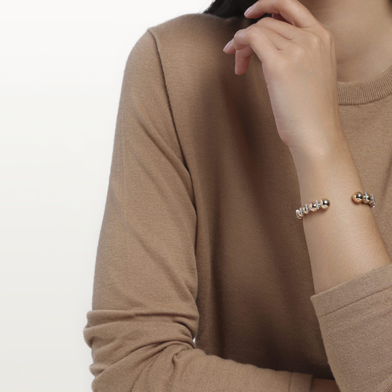 bracelet-bloom-sphères-or-rose-serti-diamants-blanc-kara.S-haute-joaillerie-maroc2