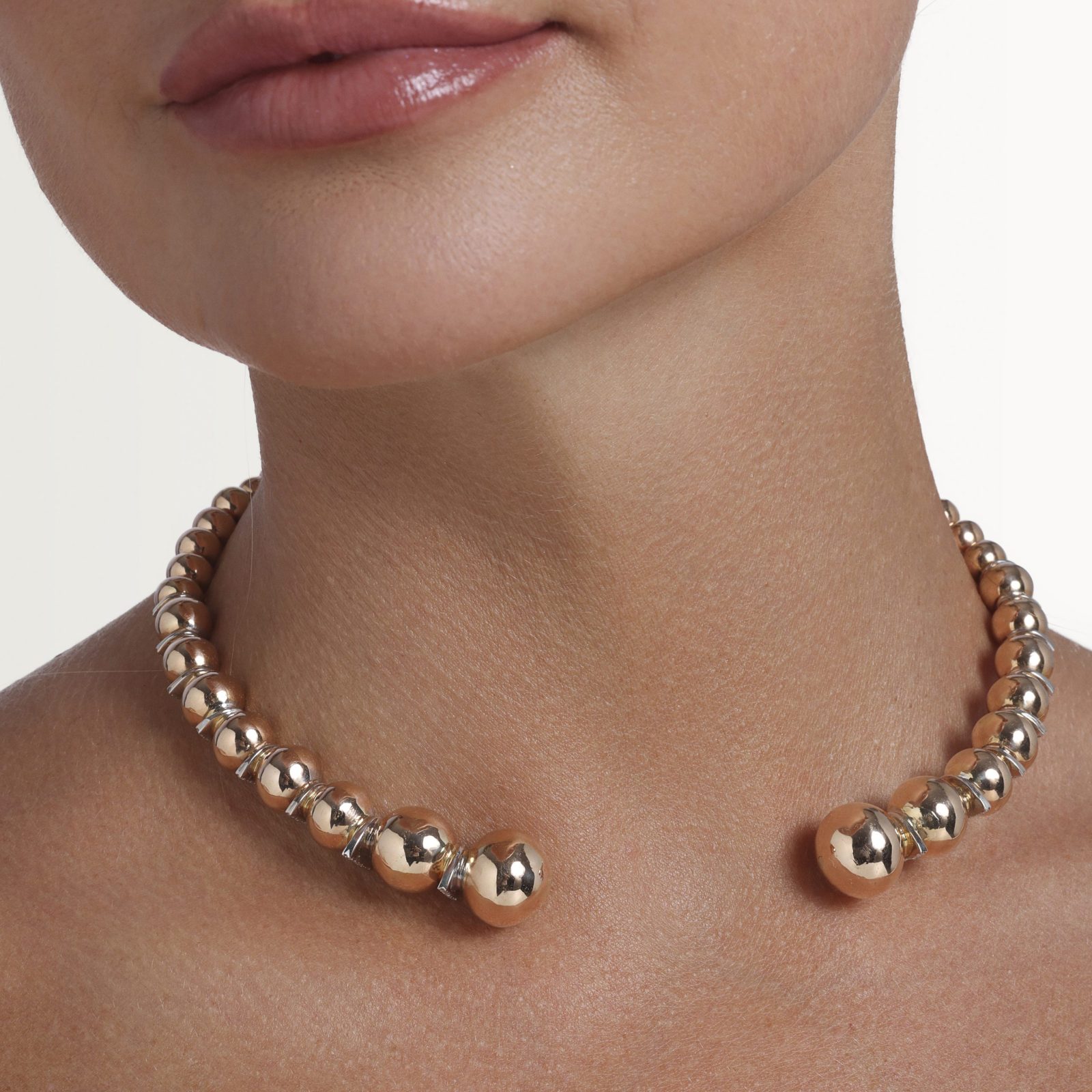 collier-bloom-sphère-or-rose-serti-diamants-blanc-haute-joaillerie-kara.s-maroc2