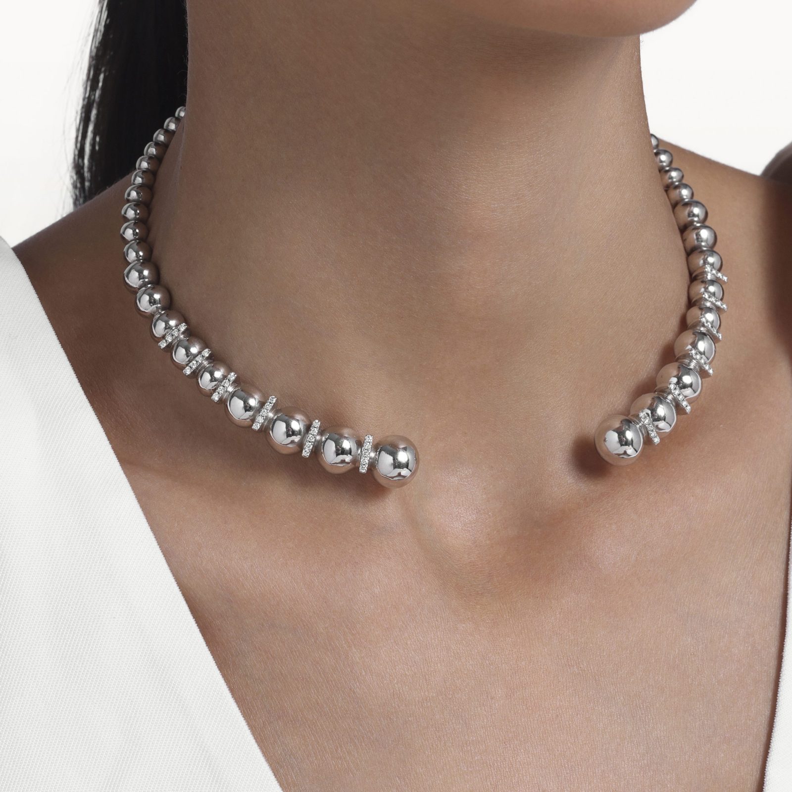 collier-sphère-or-blanc-serti-diamants-blanc-haute-joaillerie-kara.s-maroc2-bloom