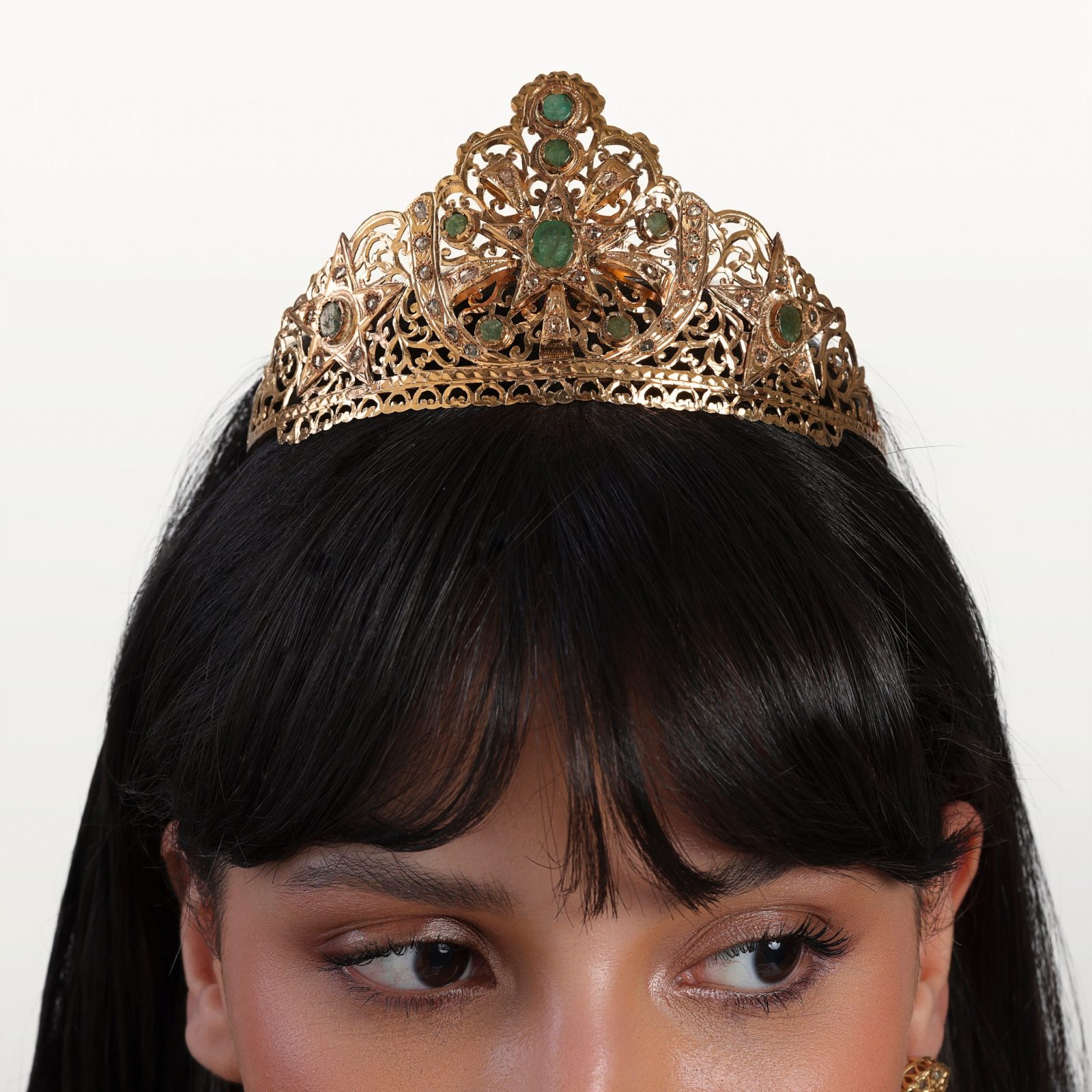 taj-couronne-khmassi-beldi-ancien-bijoux-traditionnelle-marocain-kara.s-hommage-au-passé 2