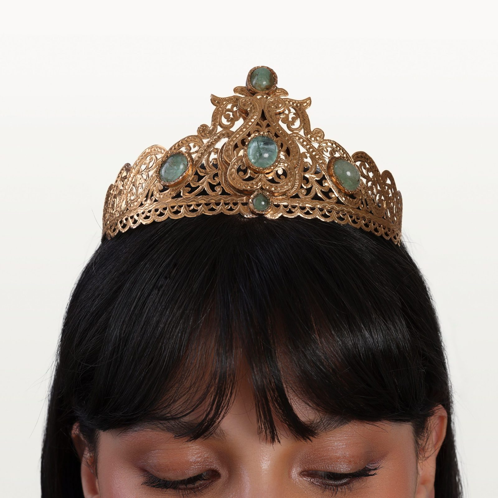 taj-couronne-or-emeraudes-bijoux-traditionnelle-marocain-beldi-ancien-kara.s-joaillerie-hommage-au-passé 3