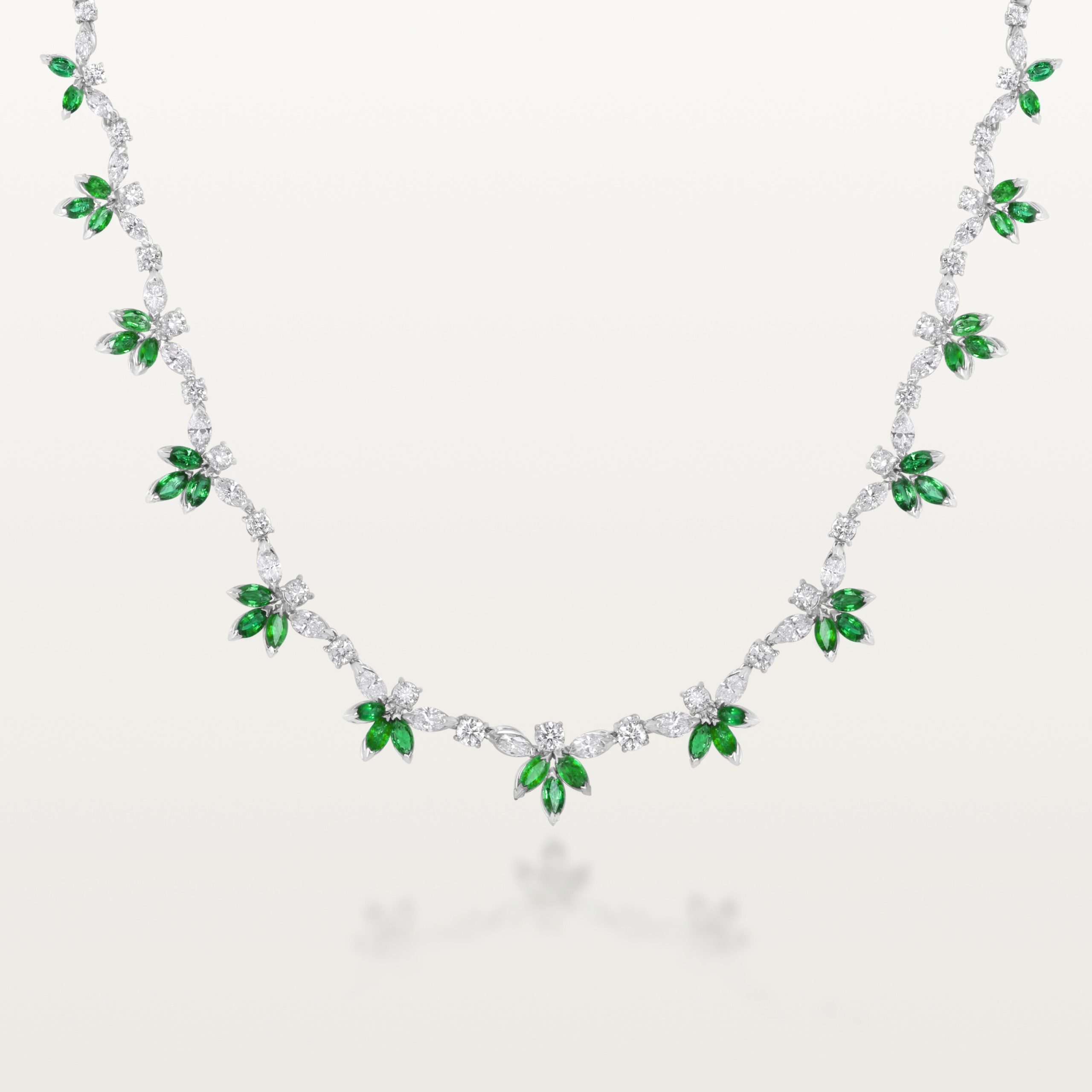 COLLIER LES FLEURS DU BIEN, ÉMERAUDE ET DIAMANT