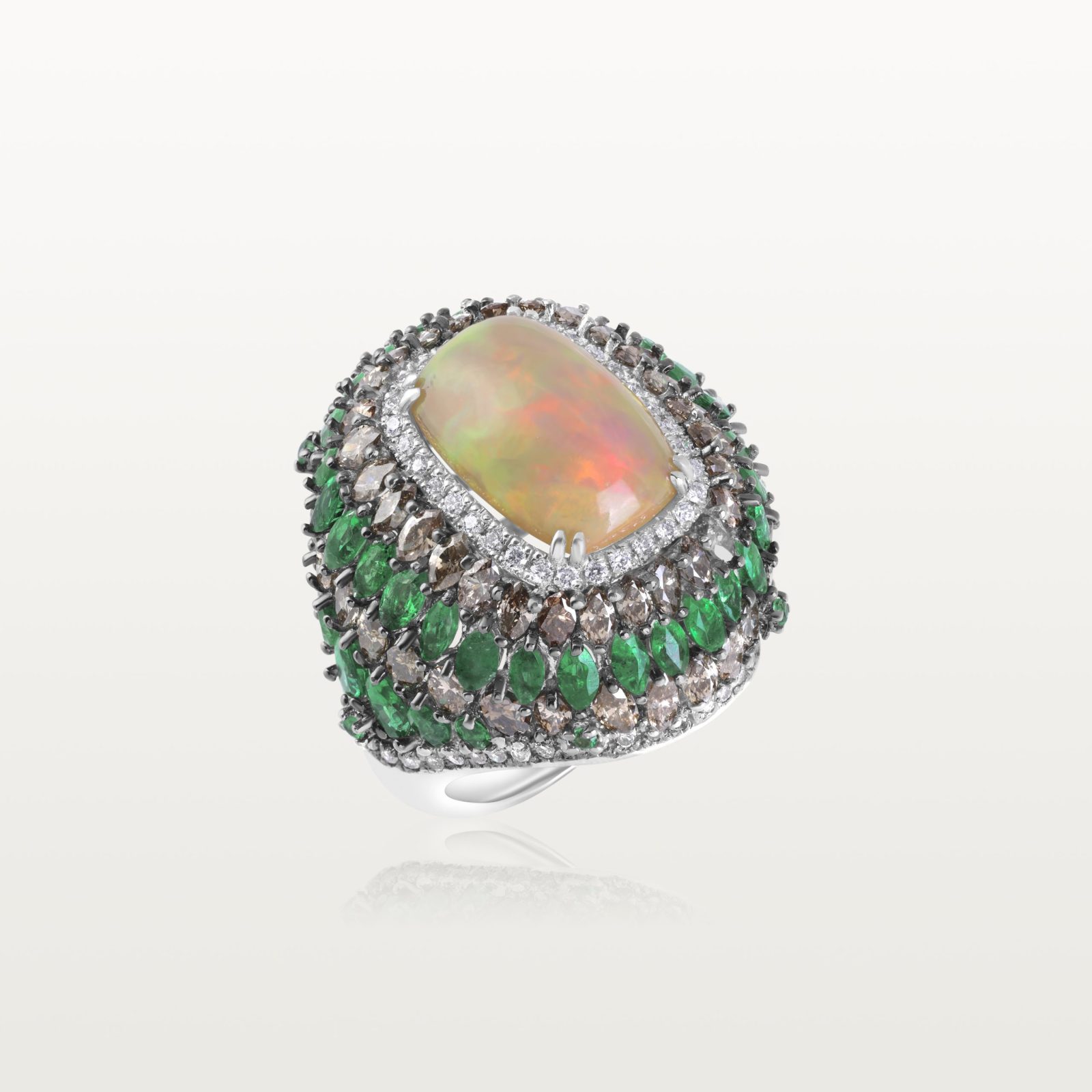 bague-diamants-blanc-diamants-marron-emeraudes-opalin-de-feu-pièrres-précieuse-haute-joaillerie3-le-lac-des-cygnes