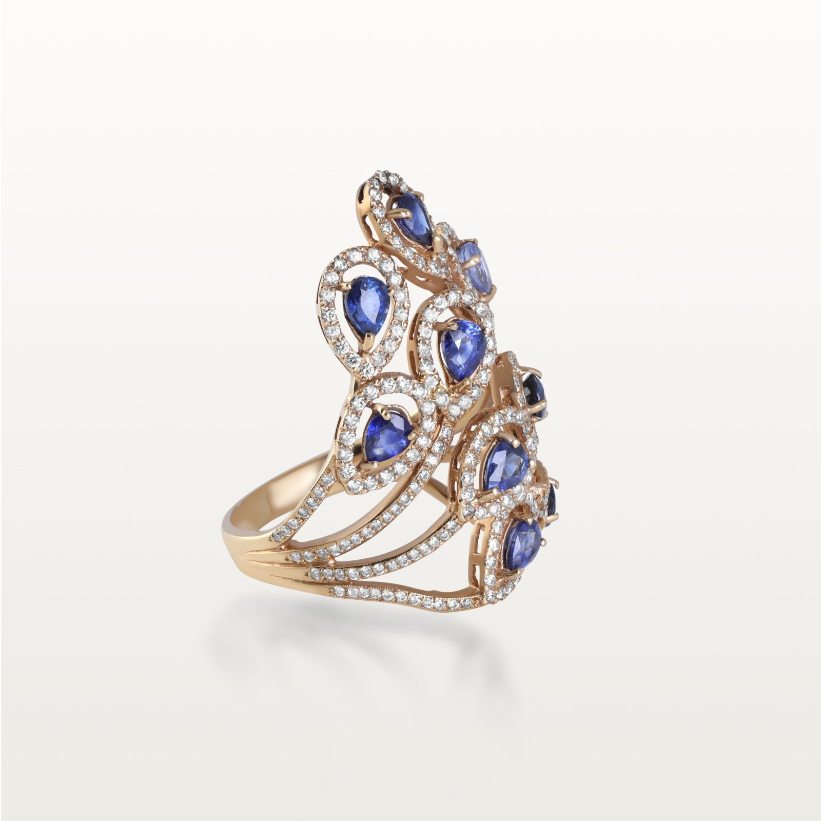 bague-diamants-blanc-saphir-bleu-haute-joaillerie-kara.s3-les-fleurs-du-bien