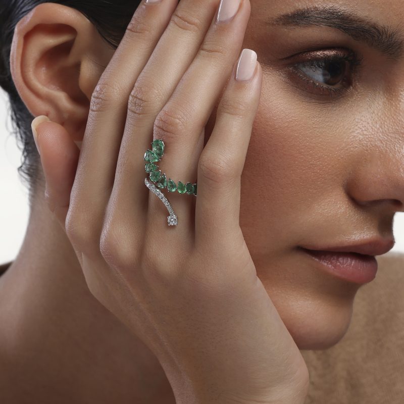 bague-diamants-emeraudes-kara.s-joaillerie-a-&-more