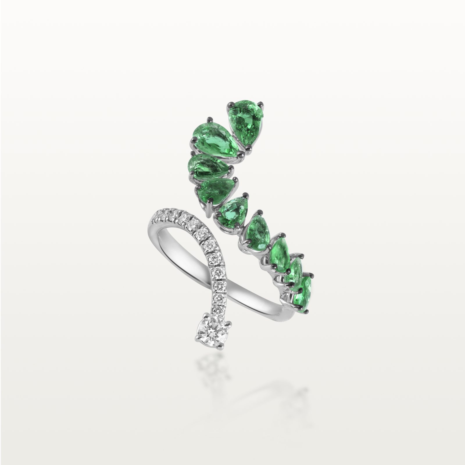 bague-diamants-emeraudes-kara.s-joaillerie-a-&-more3