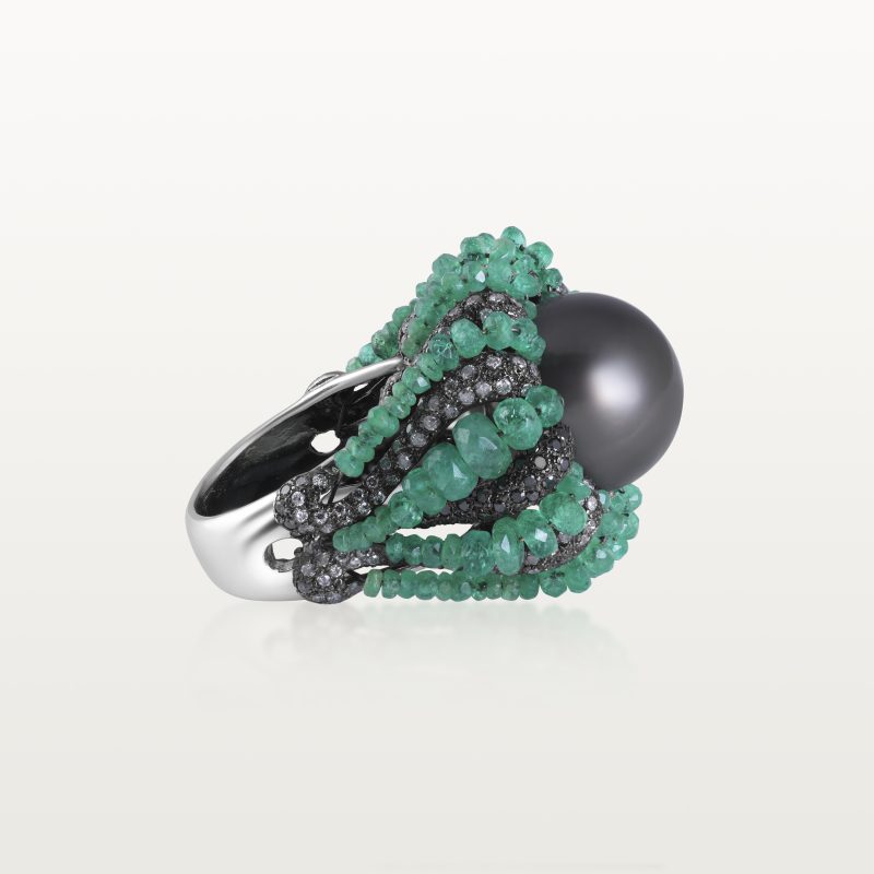 bague-diamants-gris-ice-diamant-emeraude-diamants-noir-perle-de-culture-gris-haute-joaillerie3-les-fleurs-du-bien
