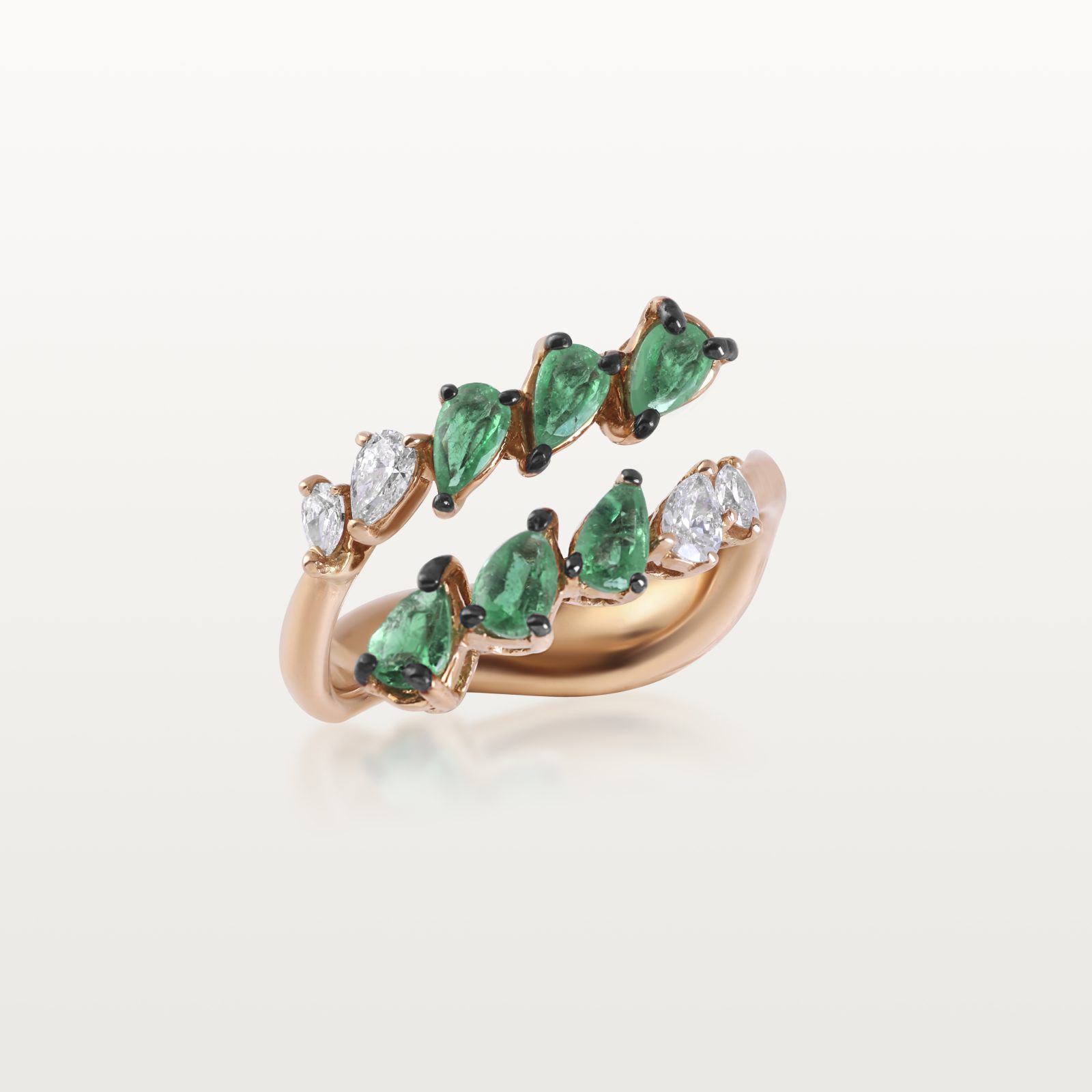 bague-lignes-parallèles-diamants-blanc-emeraudes-or-rose-a-&-more