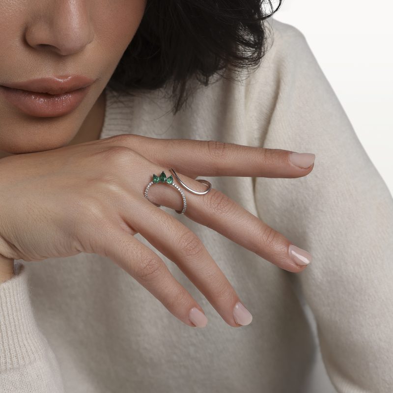 bague-mouvement-diamants-emeraudes-marquises-or-blanc-a-&-more2