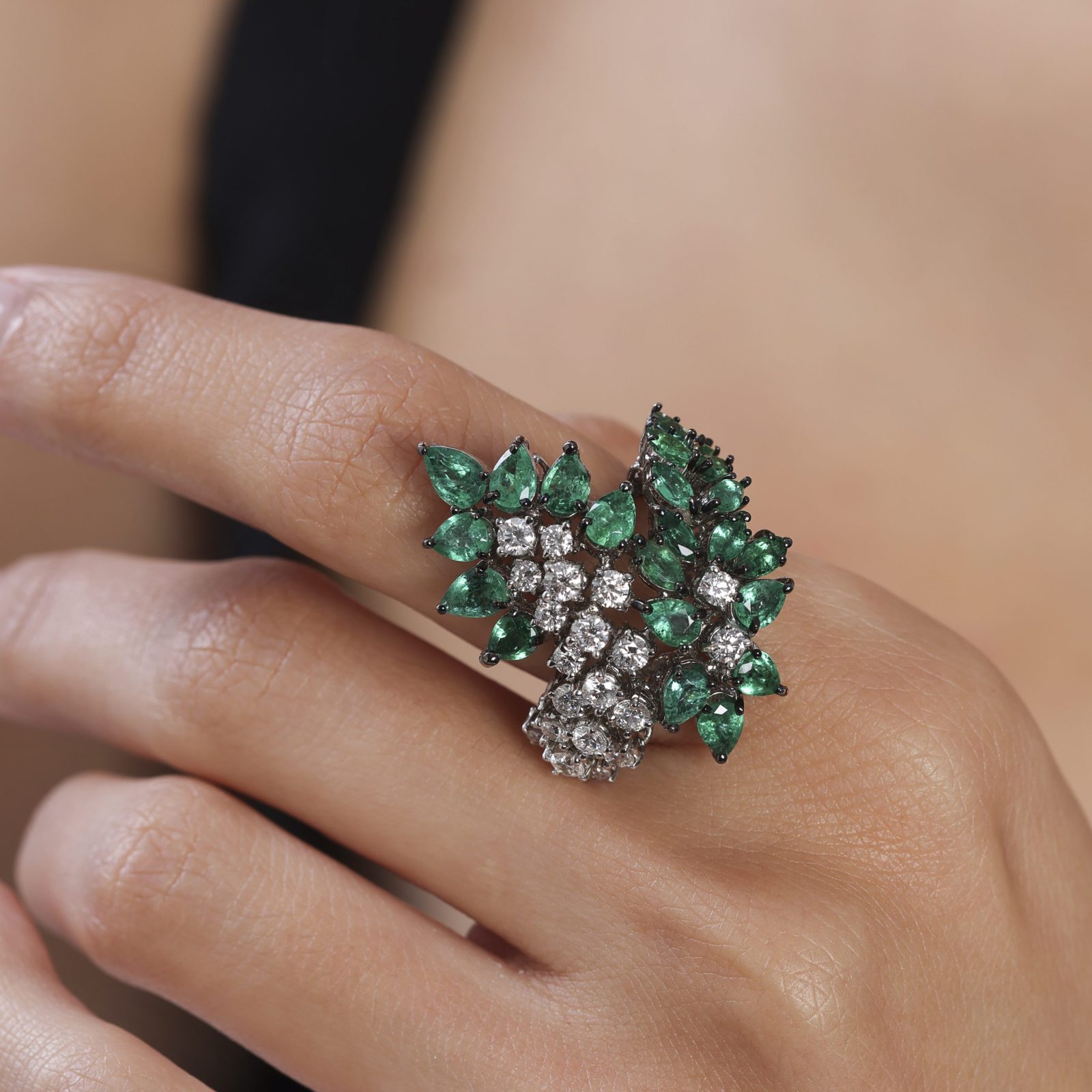 bague_kara.s_joaillerie_emeraudes_diamants4-impériales