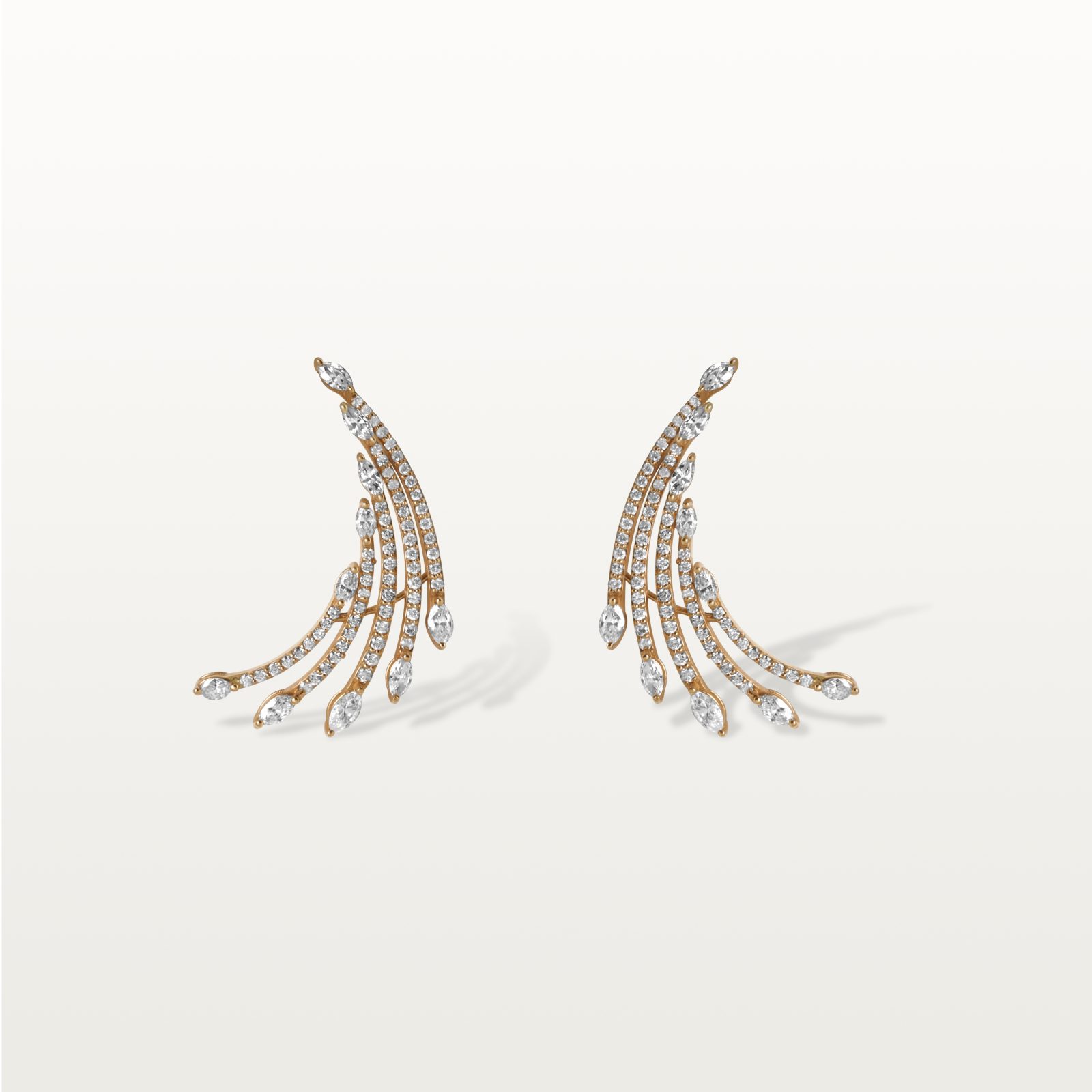 boucles-d’oreilles-ascendante-full-serti-diamants-blanc-or-rose-a-&-more2