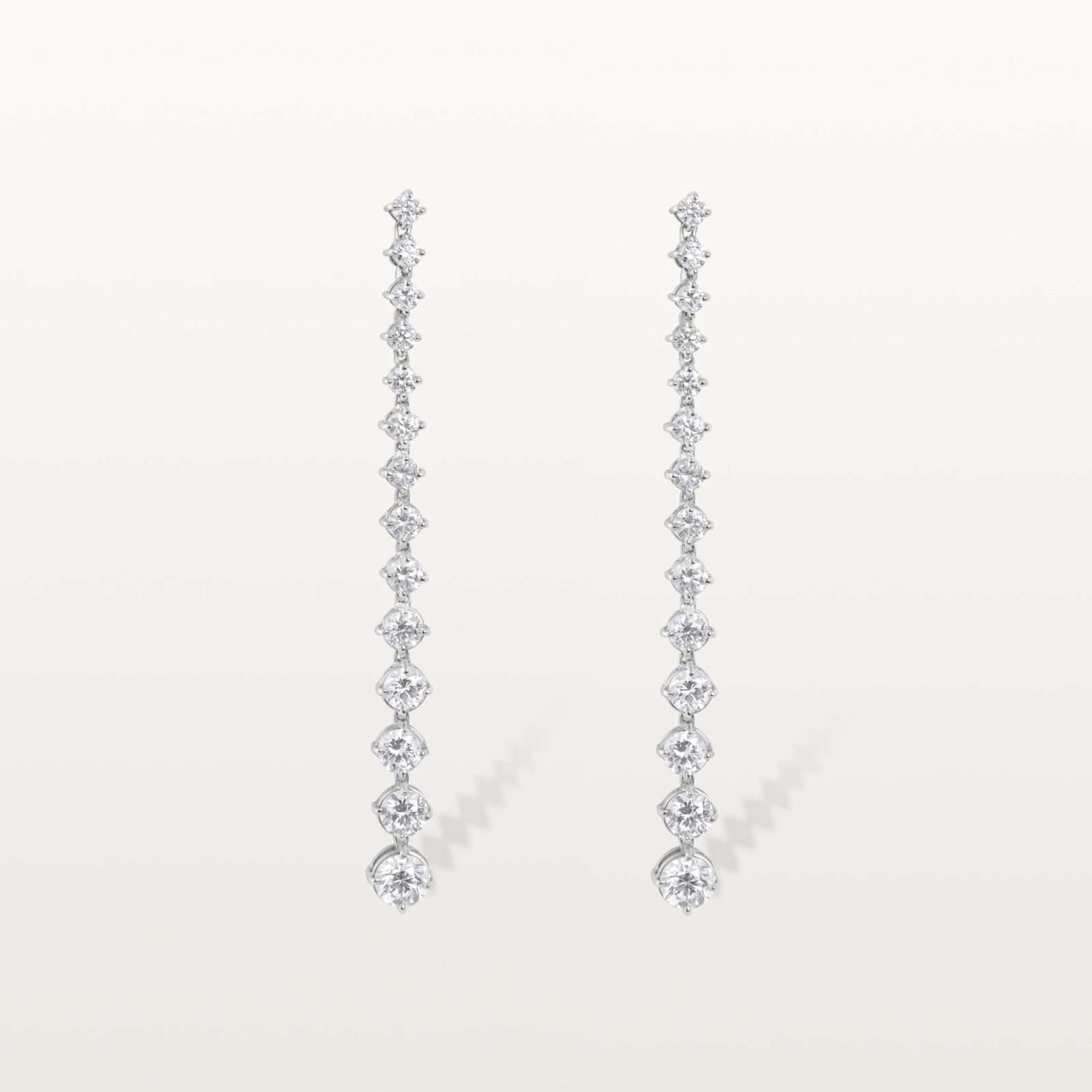 boucles-d’oreilles-chute-diamants-blanc-haute-joaillerie-impériales