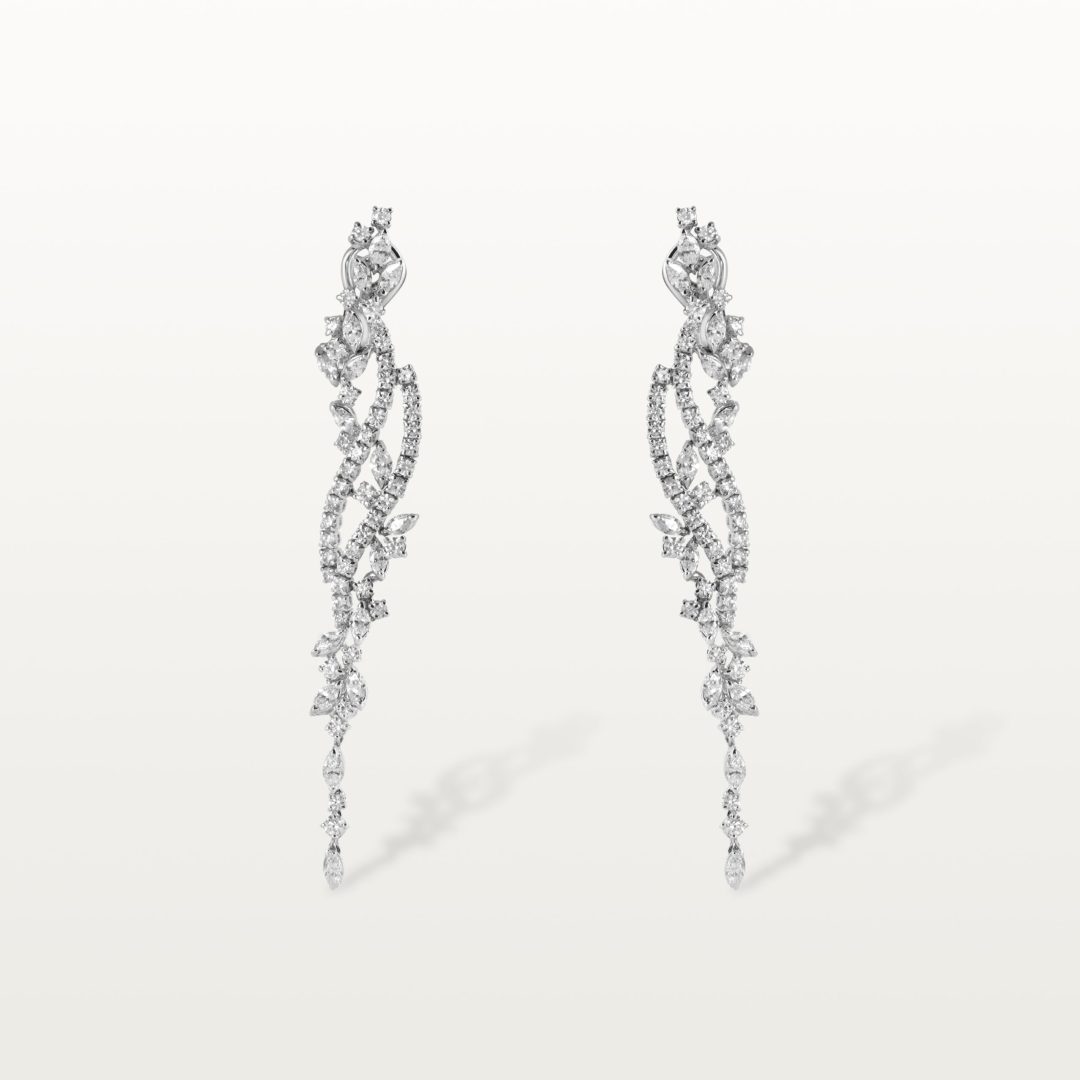 BOUCLES D’OREILLES IMPÉRIALES, MOTIFS ENTRELACÉS, DIAMANTS