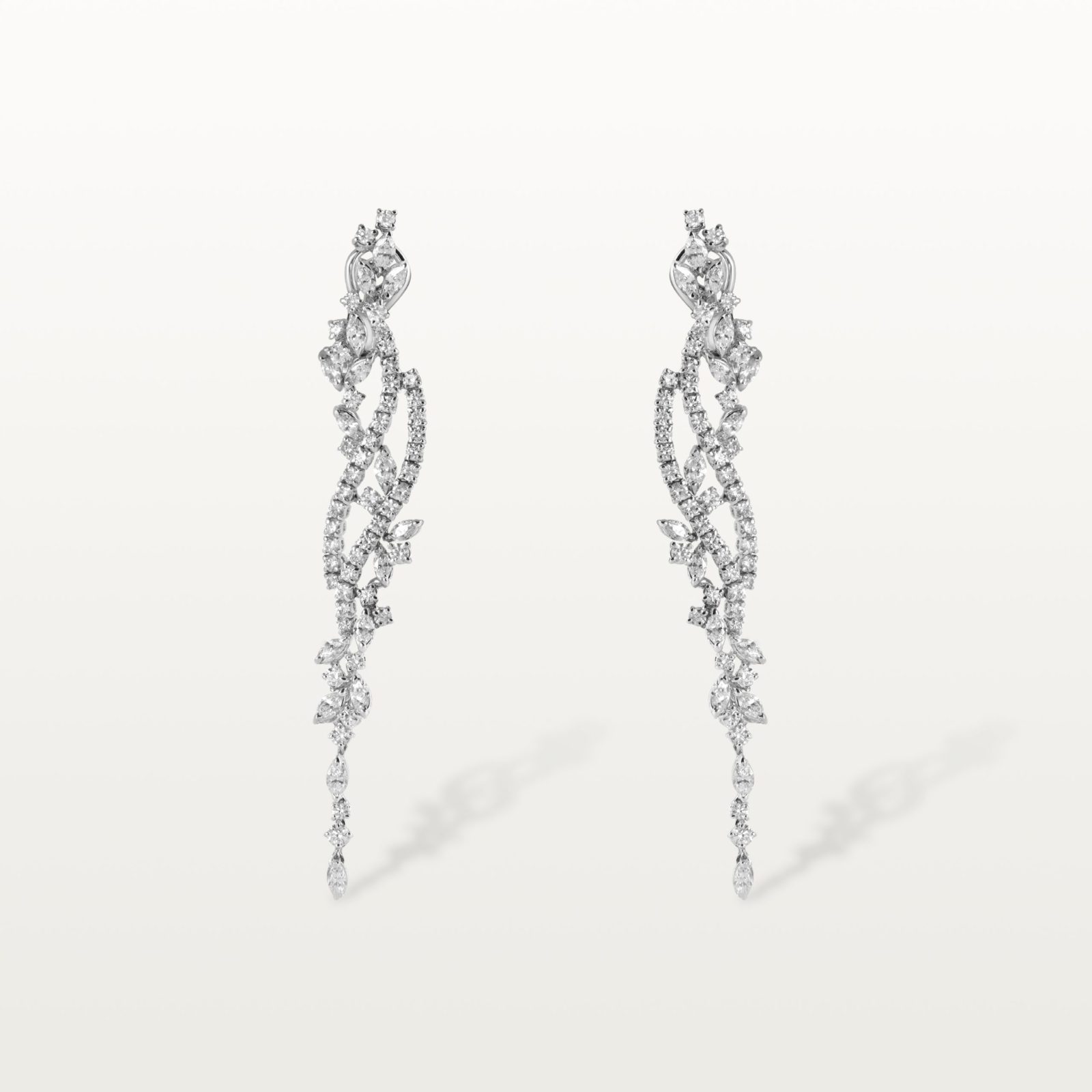 boucles-d’oreilles-chutes-diamants-blanc-haute-joaillerie2-impériales