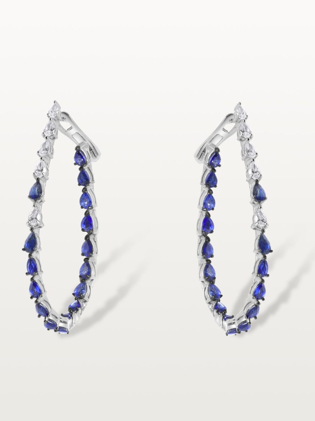 CRÉOLES A&MORE, POIRES DE DIAMANTS ET SAPHIRS