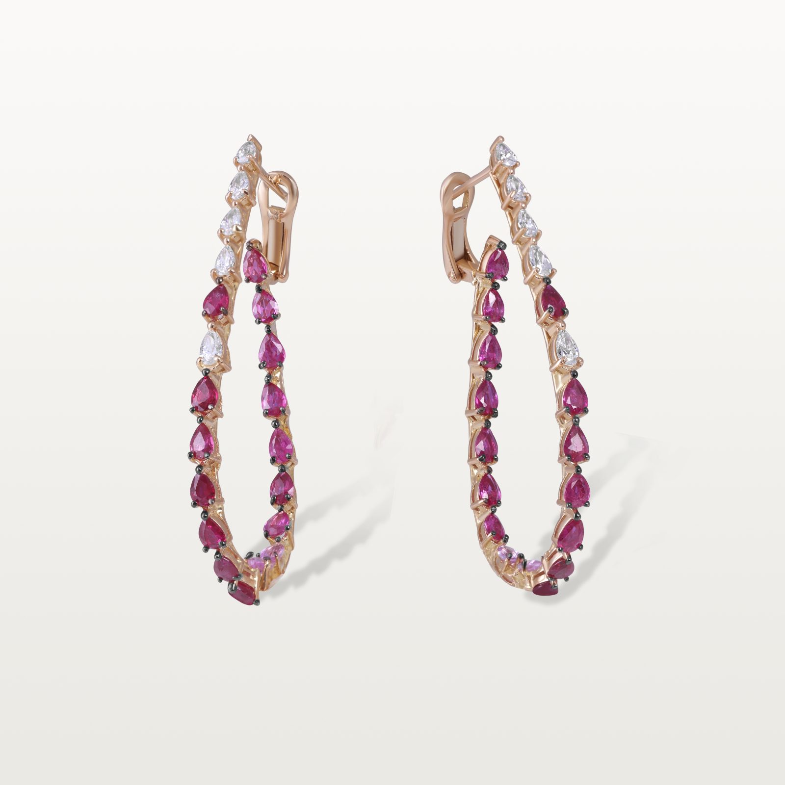 boucles-d’oreilles-créoles-rubis-diamants-blanc-a-&-more