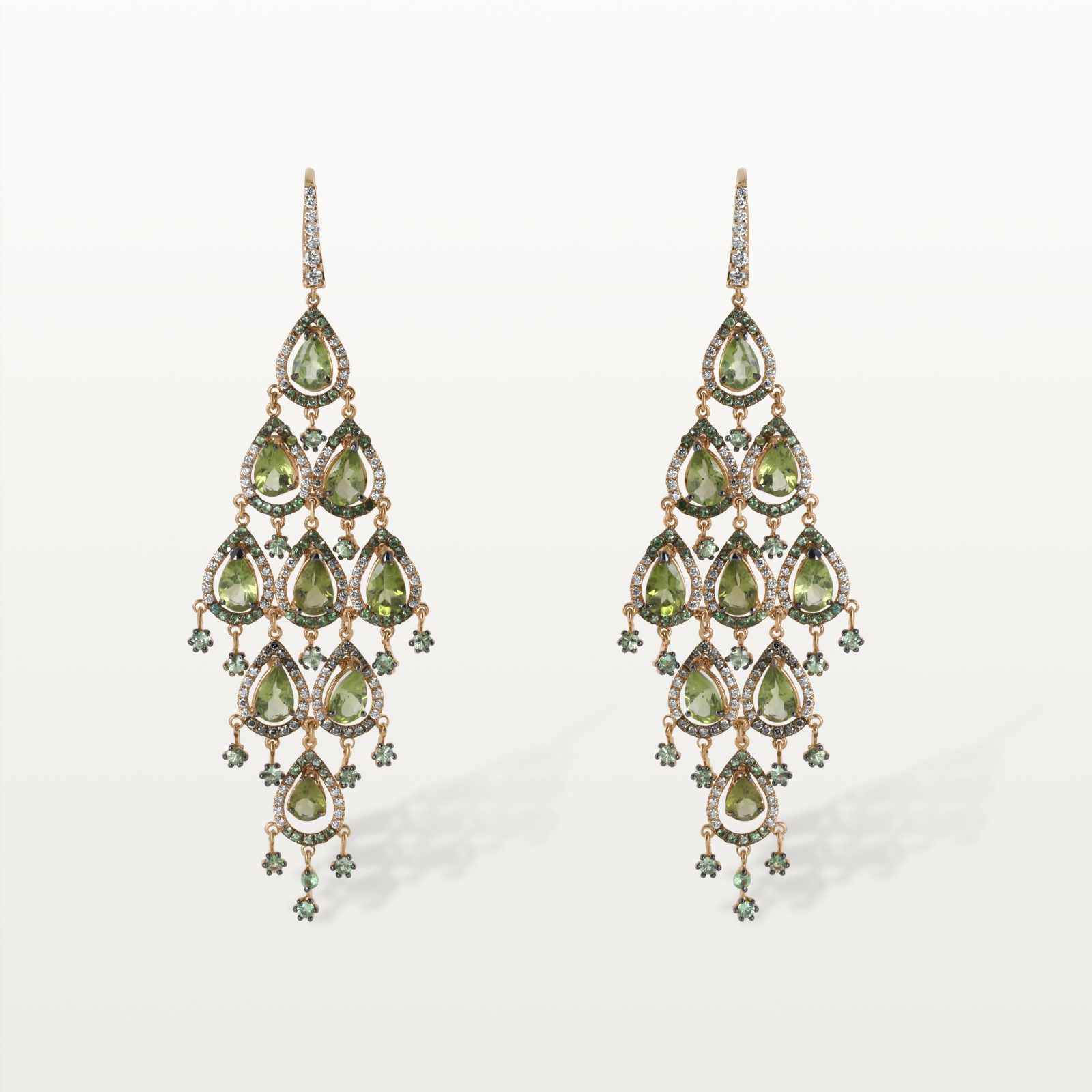 boucles-d’oreilles-diamants-blanc-diamants-marron-tzavorites-haute-joaillerie-kara.s-maroc3-le-lac-des-cygnes