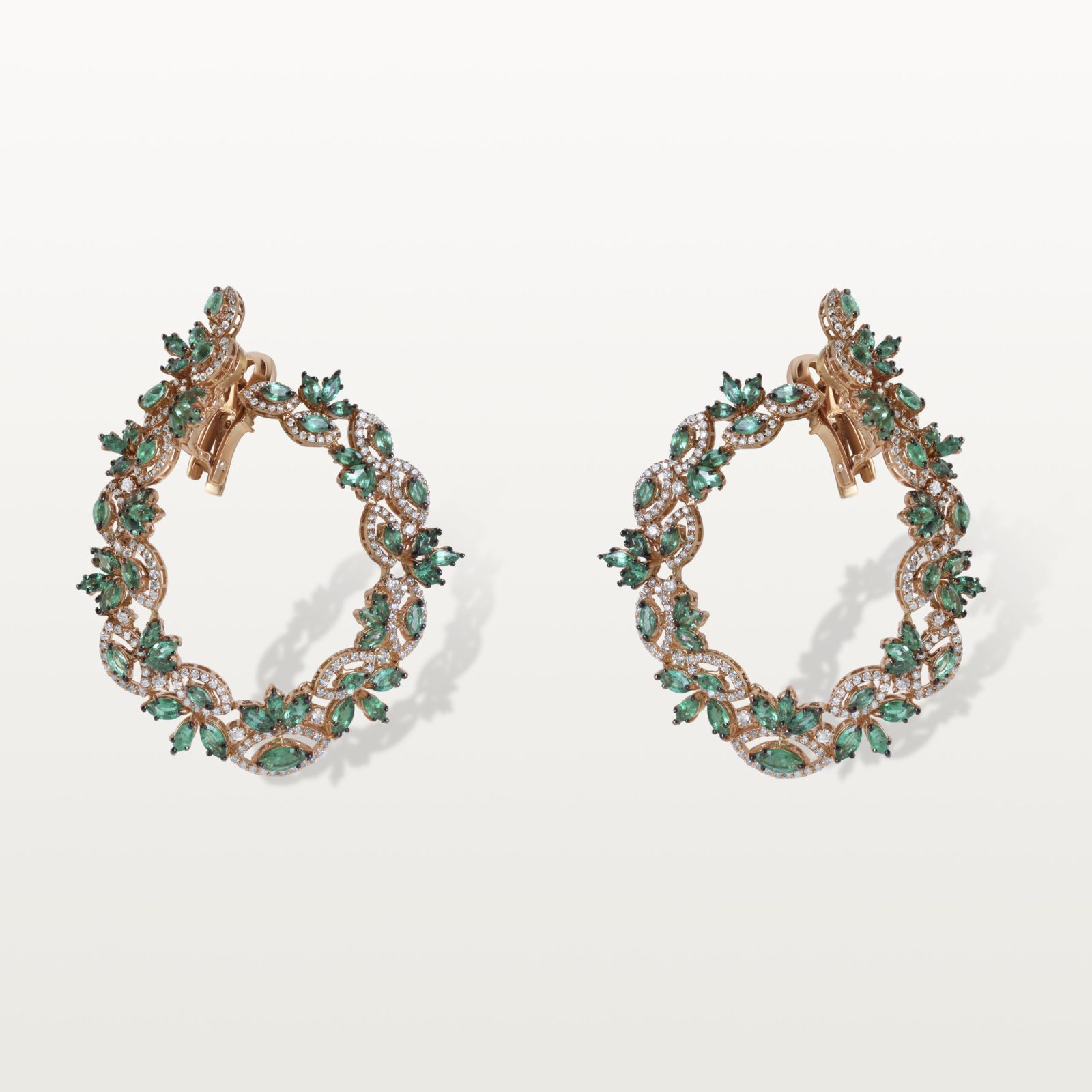 boucles-d’oreilles-diamants-blanc-emeraude-haute-joaillerie-kara.s-maroc-les-fleurs-du-bien