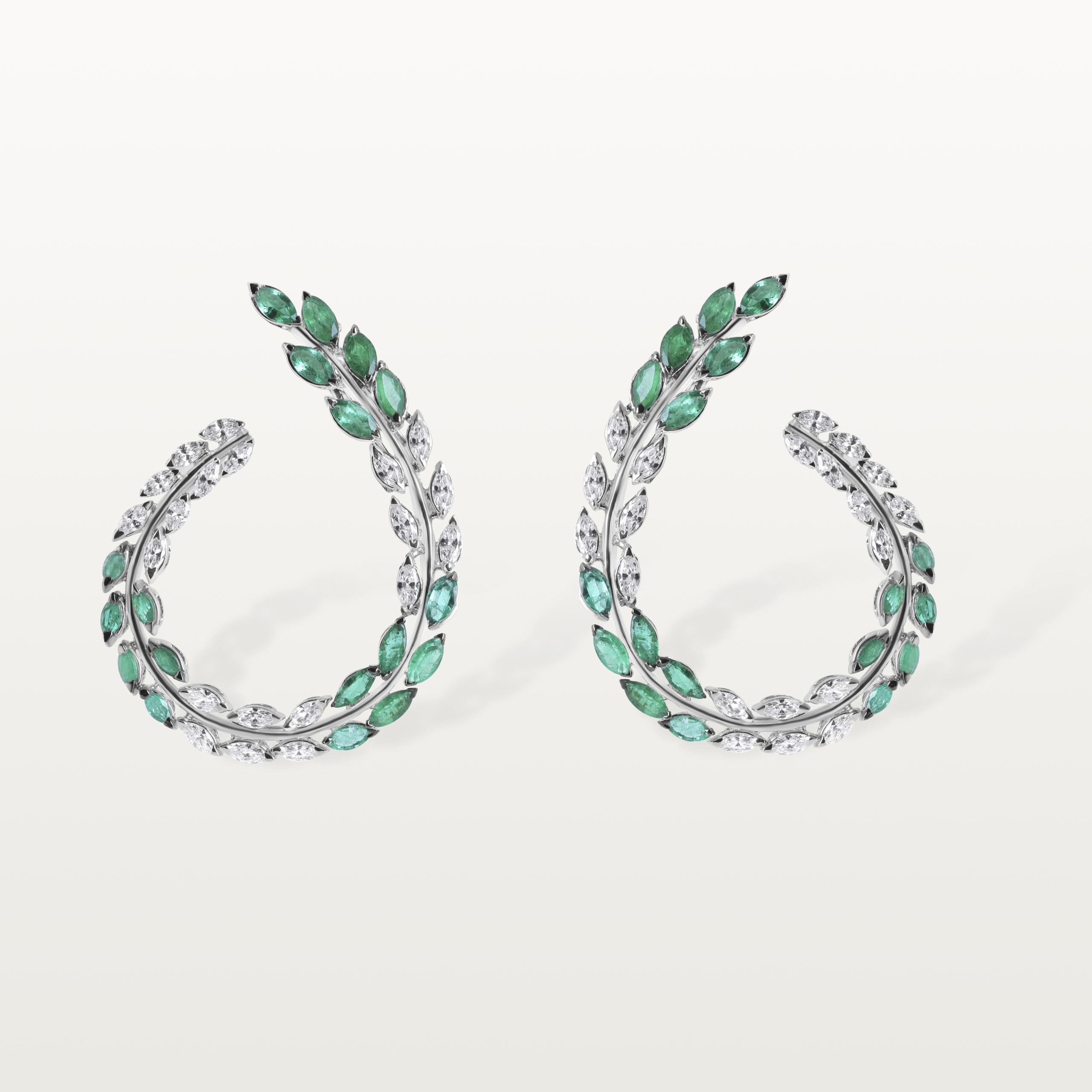 BOUCLES LES FLEURS DU BIEN, ARCS D’ÉMERAUDES ET DE DIAMANTS