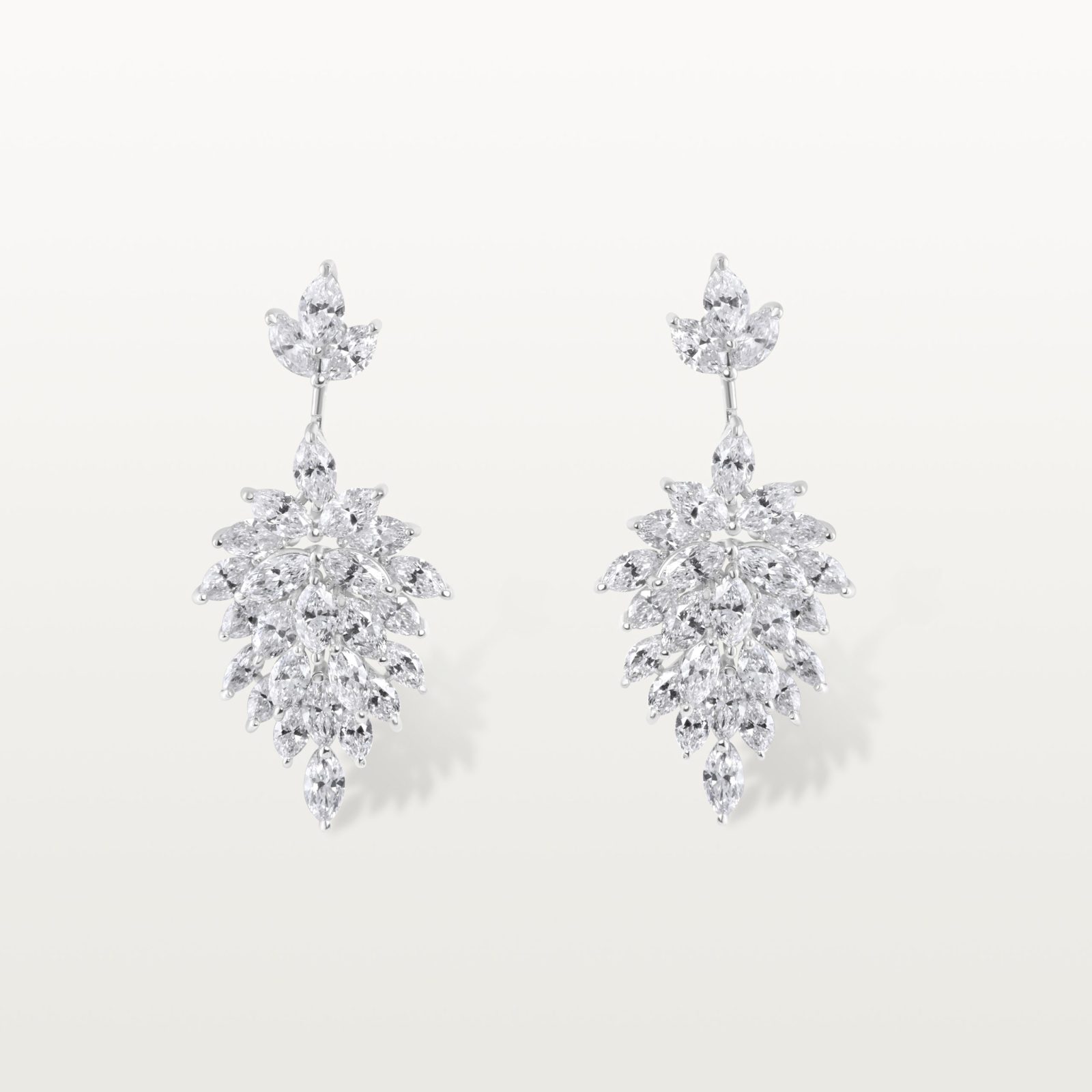 boucles-d’oreilles-diamants-blanc-motif-étoilé-haute-joaillerie-kara.s-impériales