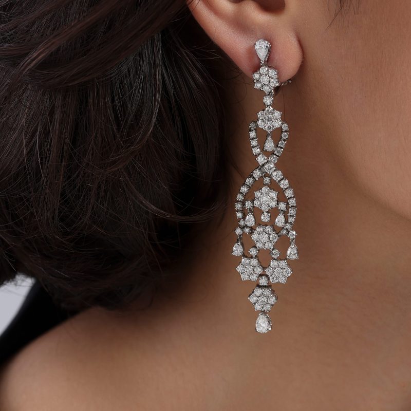 boucles-d’oreilles-diamants-blanc-motif-floral-fleurs-haute-joaillerie-kara.s-impériales