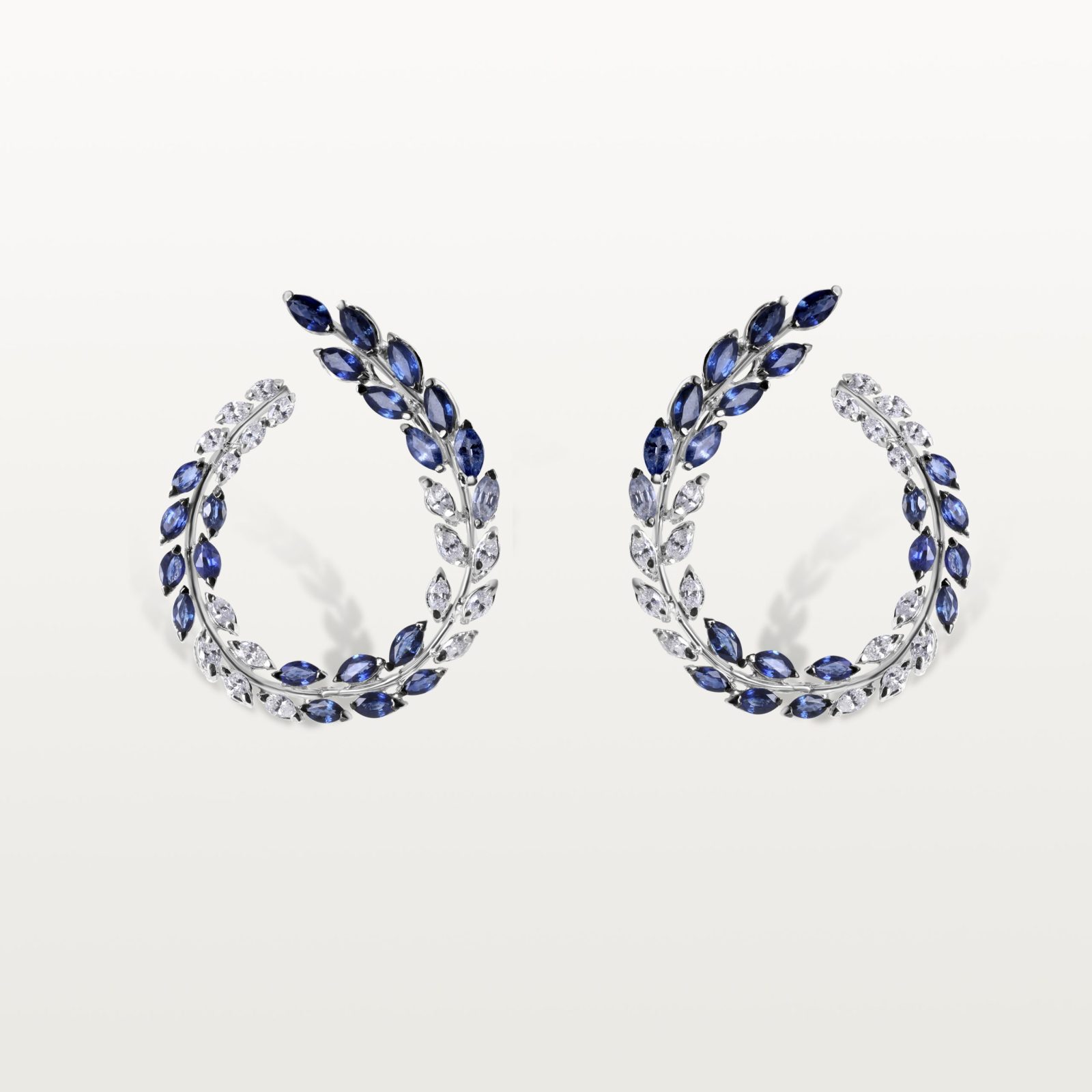 boucles-d’oreilles-diamants-blanc-saphirs-bleu-haute-joaillerie-kara.s-les-fleurs-du-bien