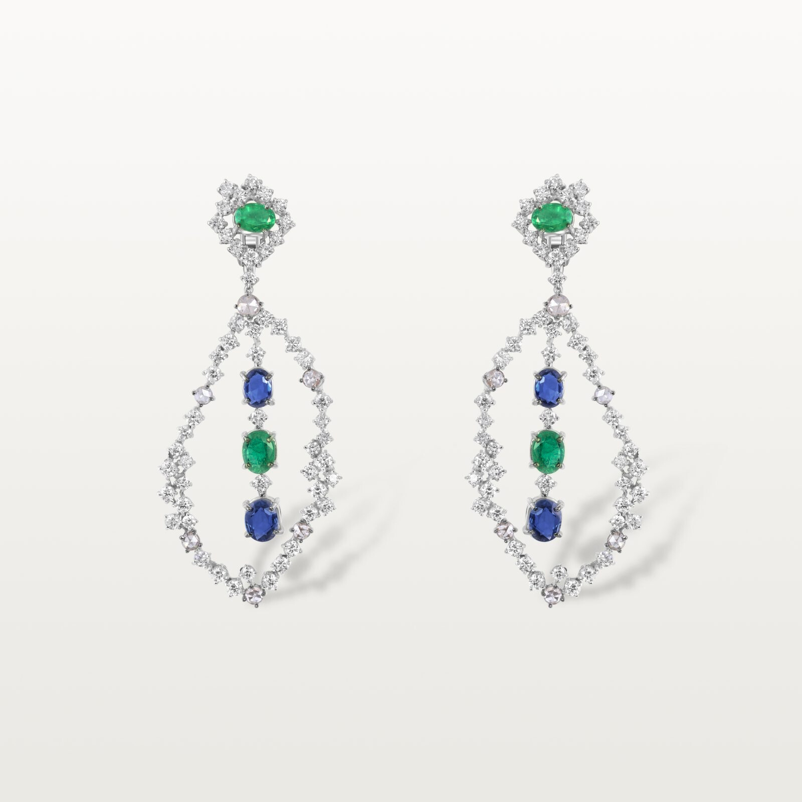 boucles-doreilles-diamants-blanc-saphirs-emeraudes-haute-joaillerie-kara.s-maroc2-le-lac-des-cygnes-1600×1600 – Modifié