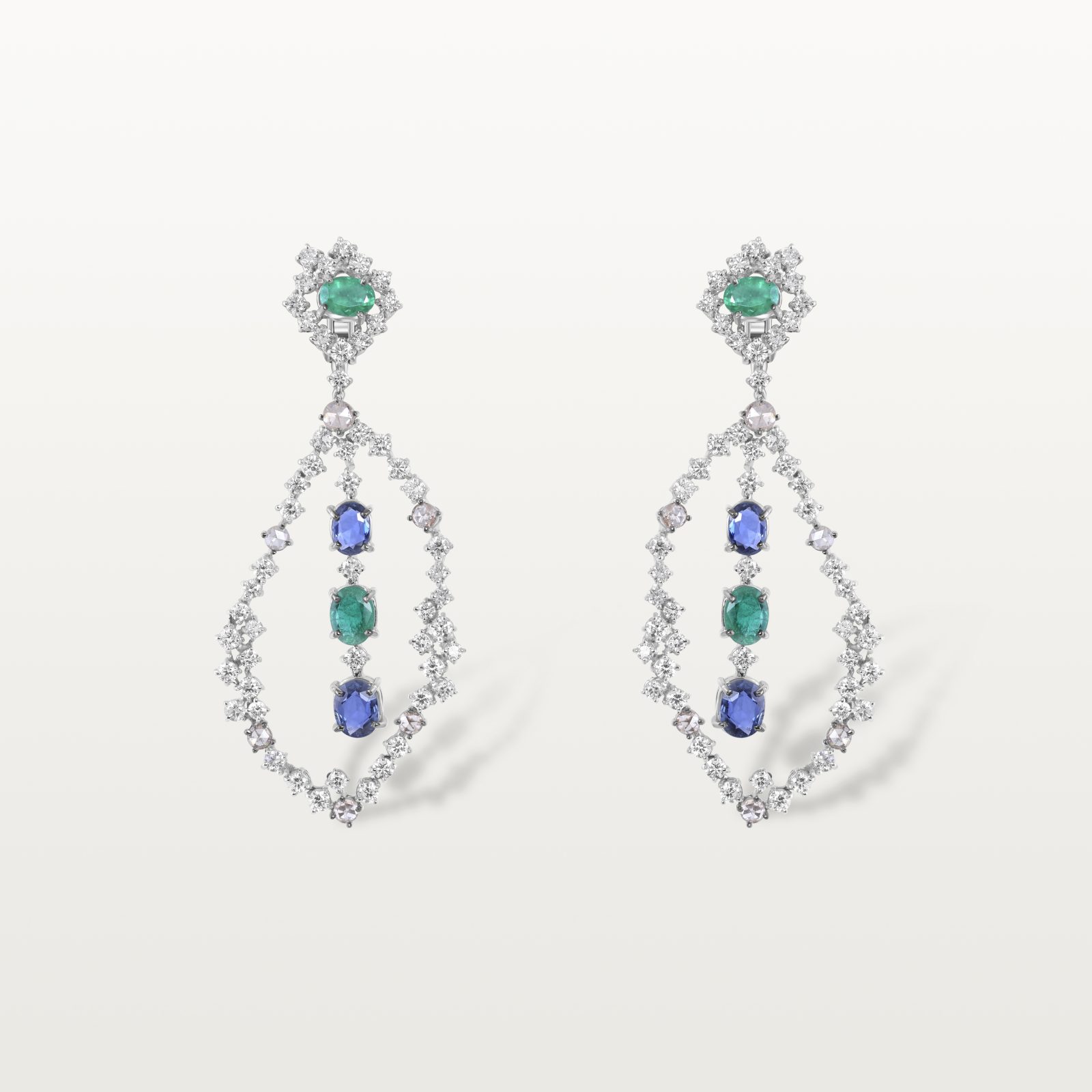 boucles-d’oreilles-diamants-blanc-saphirs-emeraudes-haute-joaillerie-kara.s-maroc2-le-lac-des-cygnes