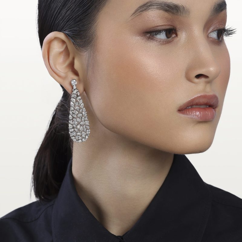 boucles-d’oreilles-drapée-diamants-blanc-or-blanc-haute-joaillerie-kara.s-impériales