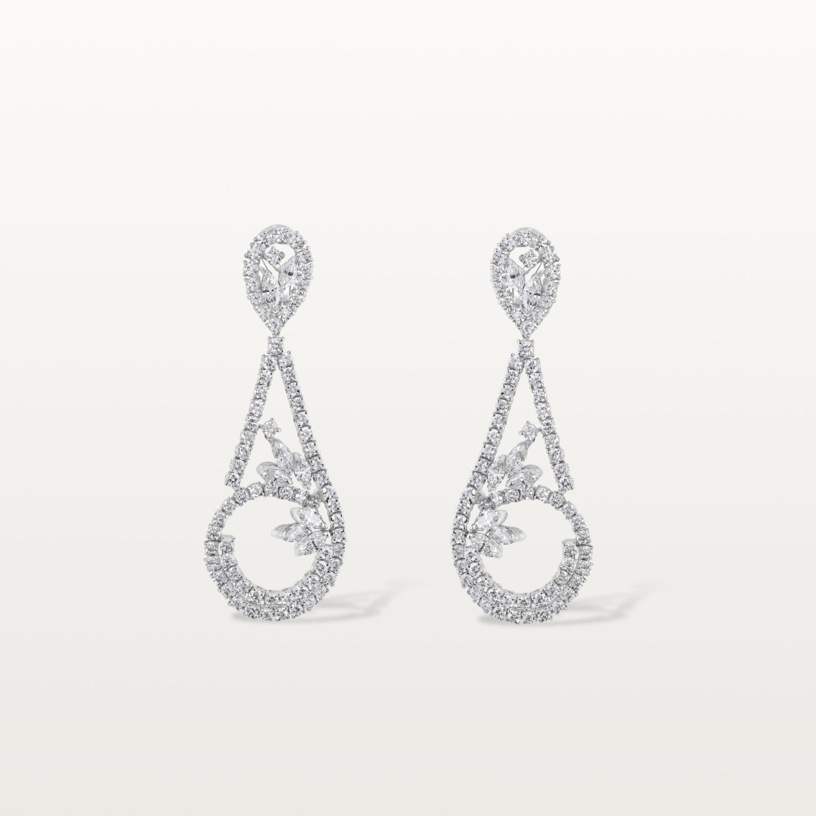 boucles-d’oreilles-haute-joaillerie-diamants-blanc-karas