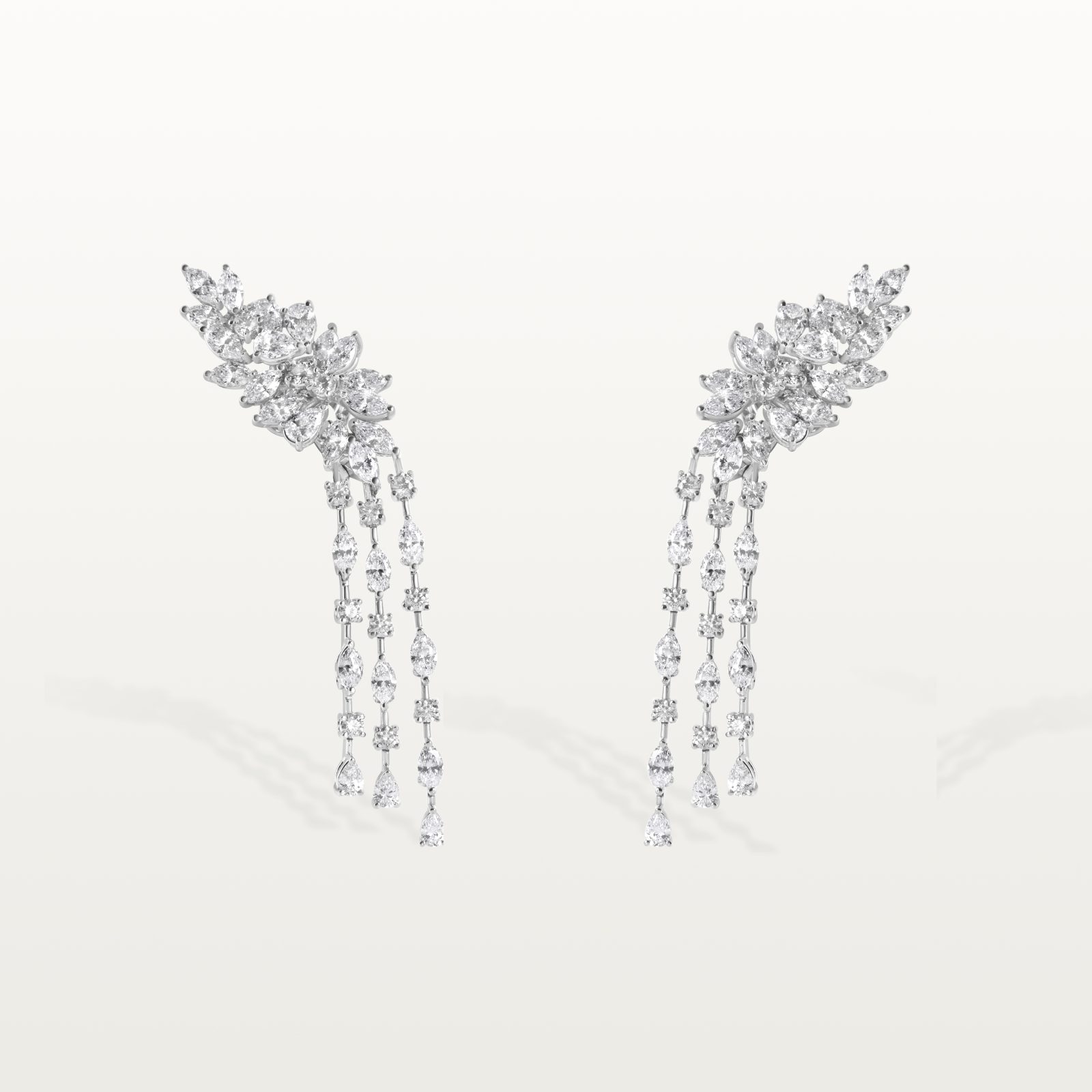 boucles-d’oreilles-haute-joaillerie-diamants-blanc-marquises-kara.s-impériales