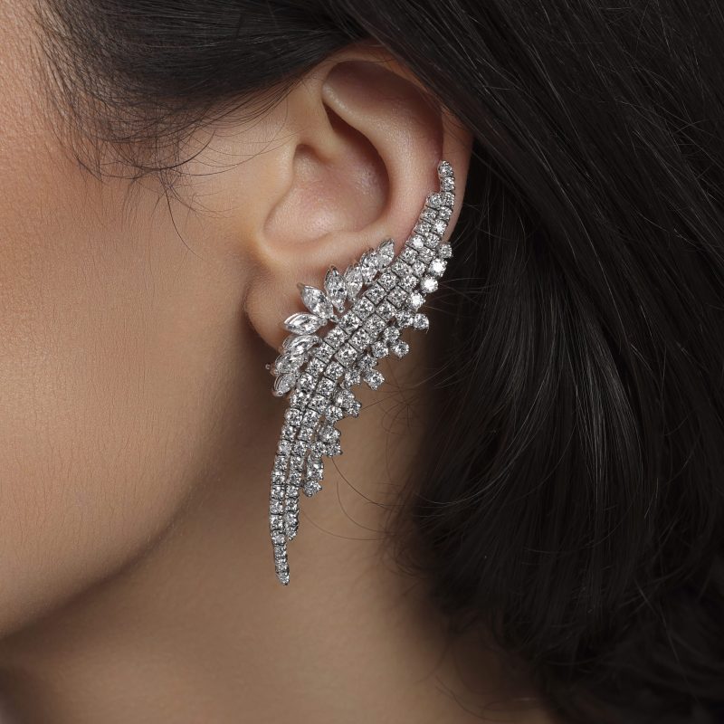 boucles-d’oreilles-montante-haute-joaillerie-diamants-blanc-karas