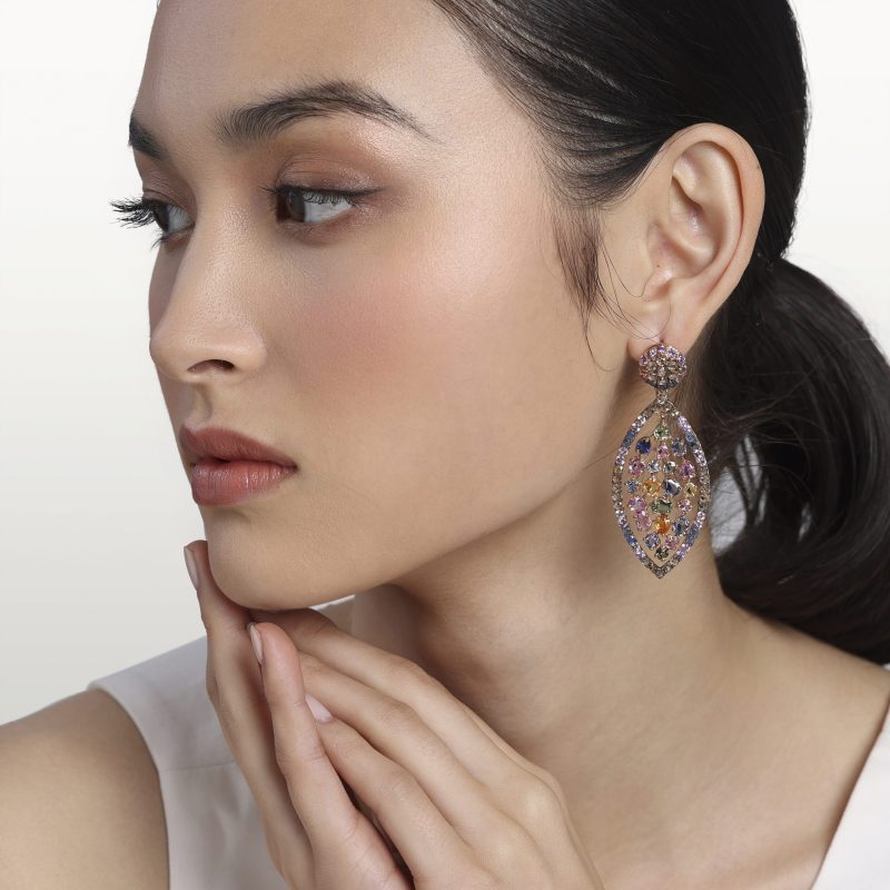 boucles-d’oreilles-rosas-saphir-couleurs-haute-joaillerie-kara.s2-le-lac-des-cygnes