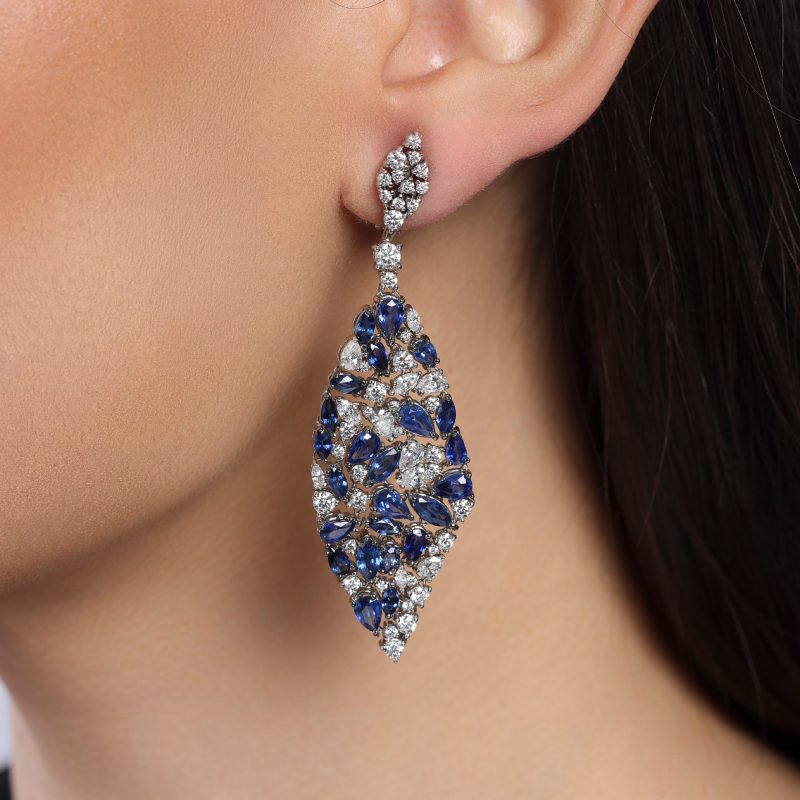 boucles-d’oreilles-saphirs-bleu-diamants-haute-joaillerie-kara.s2-impériales