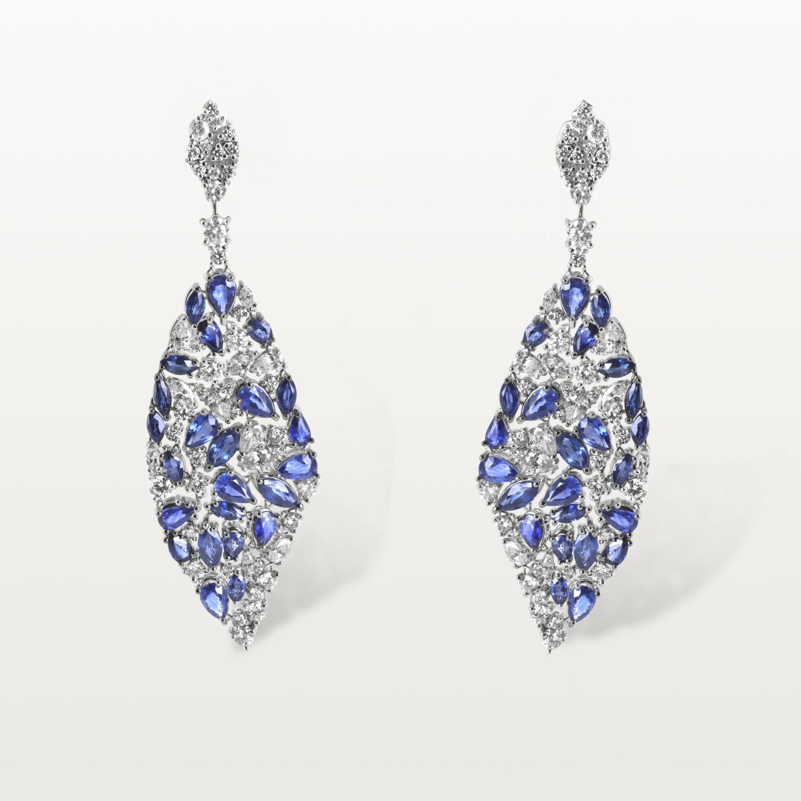boucles-d’oreilles-saphirs-bleu-diamants-haute-joaillerie-kara.s3-impériales