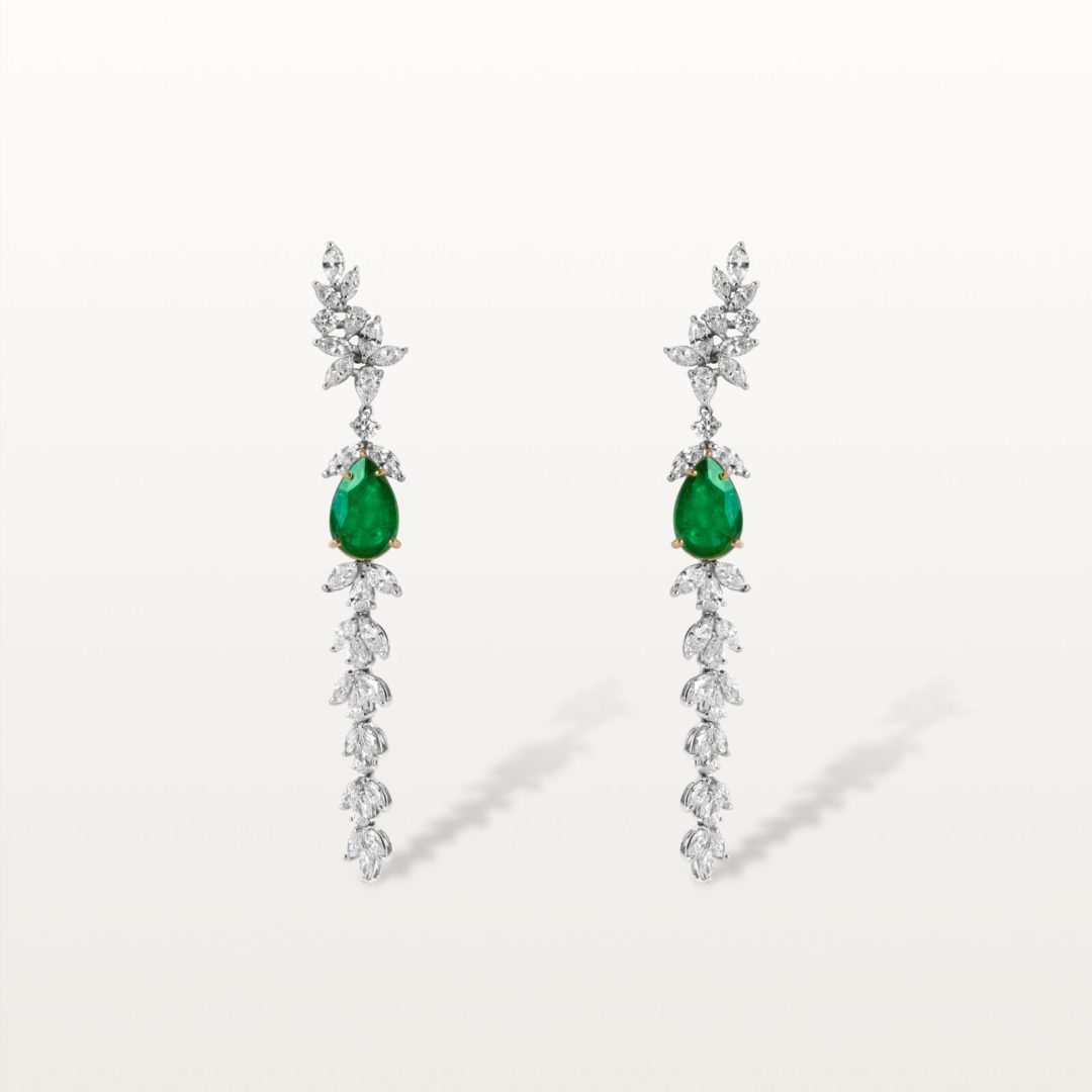 BOUCLES D’OREILLES LES IMPÉRIALES, ÉMERAUDES ET DE DIAMANTS