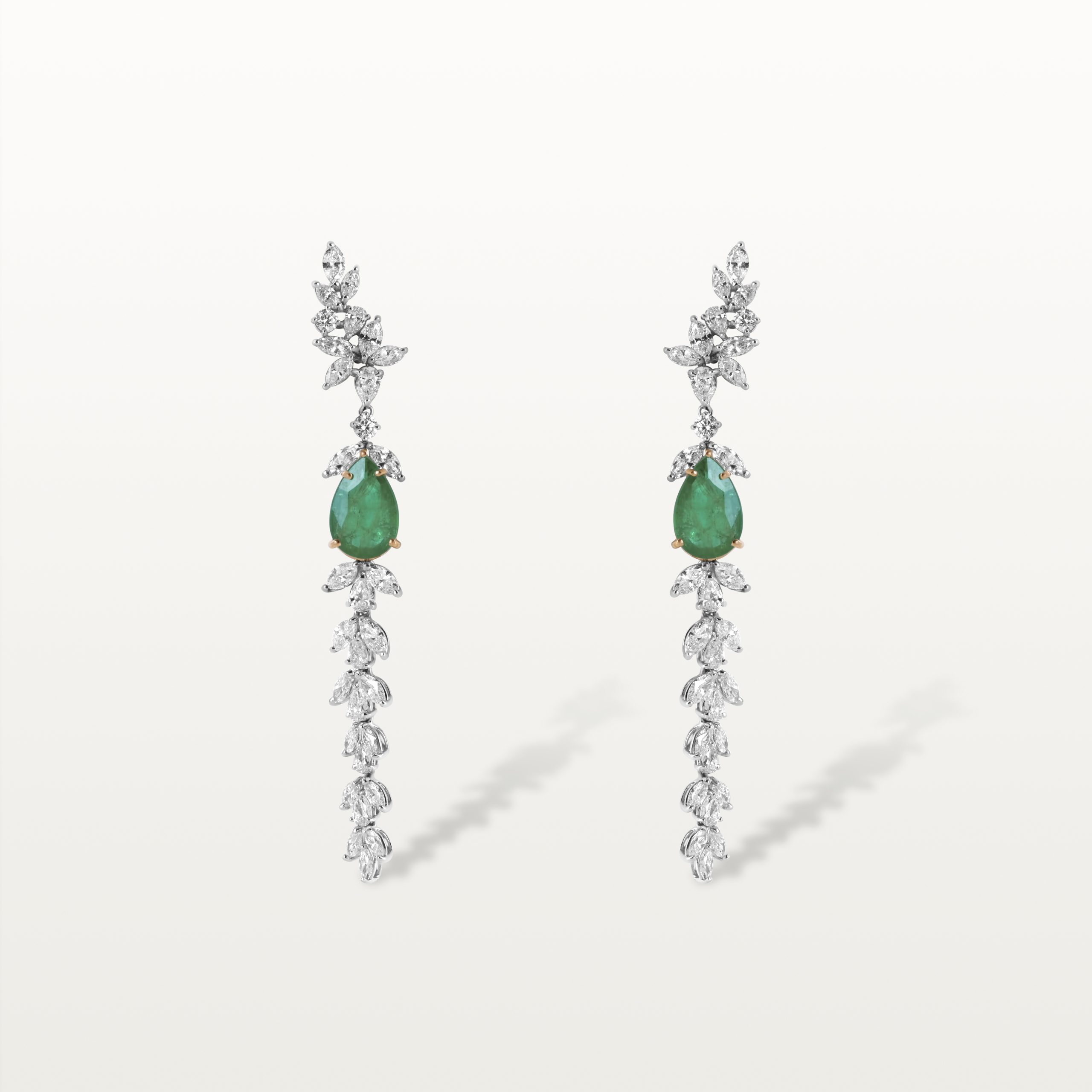 BOUCLES D’OREILLES LES IMPÉRIALES, ÉMERAUDE ET DE DIAMANTS