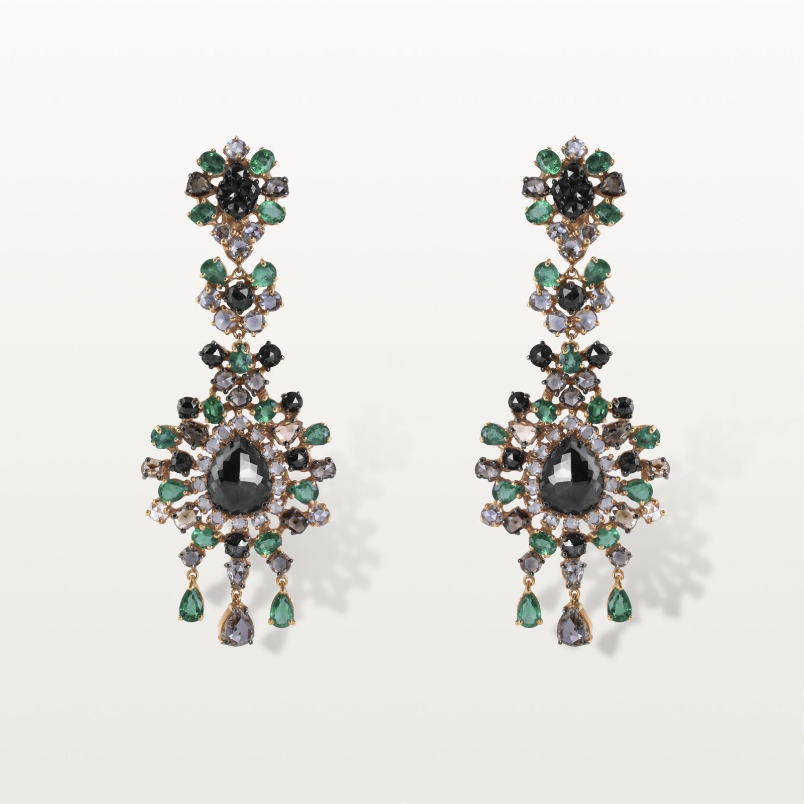 boucles-oreilles-emeraudes-diamants-noir-haute-joaillerie-impériales