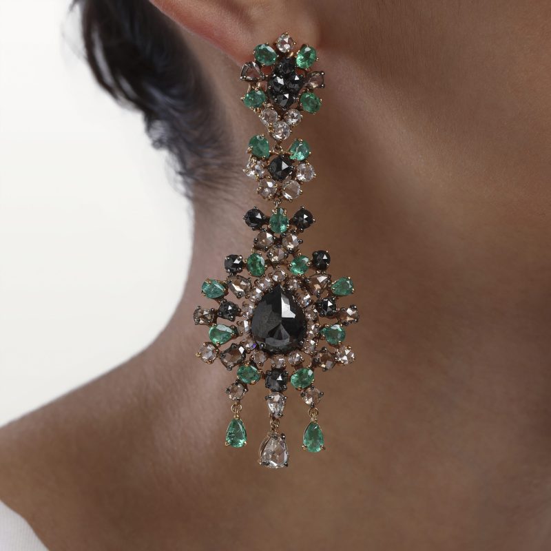boucles-oreilles-emeraudes-diamants-noir-haute-joaillerie2-impériales