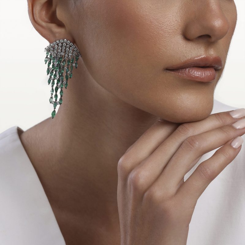 boucles_oreilles_diamants_emeraudes_joaillerie-impériales