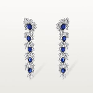BOUCLES D’OREILLES LES IMPÉRIALES, LIGNE ARTICULÉE DE SAPHIRS ET DIAMANTS