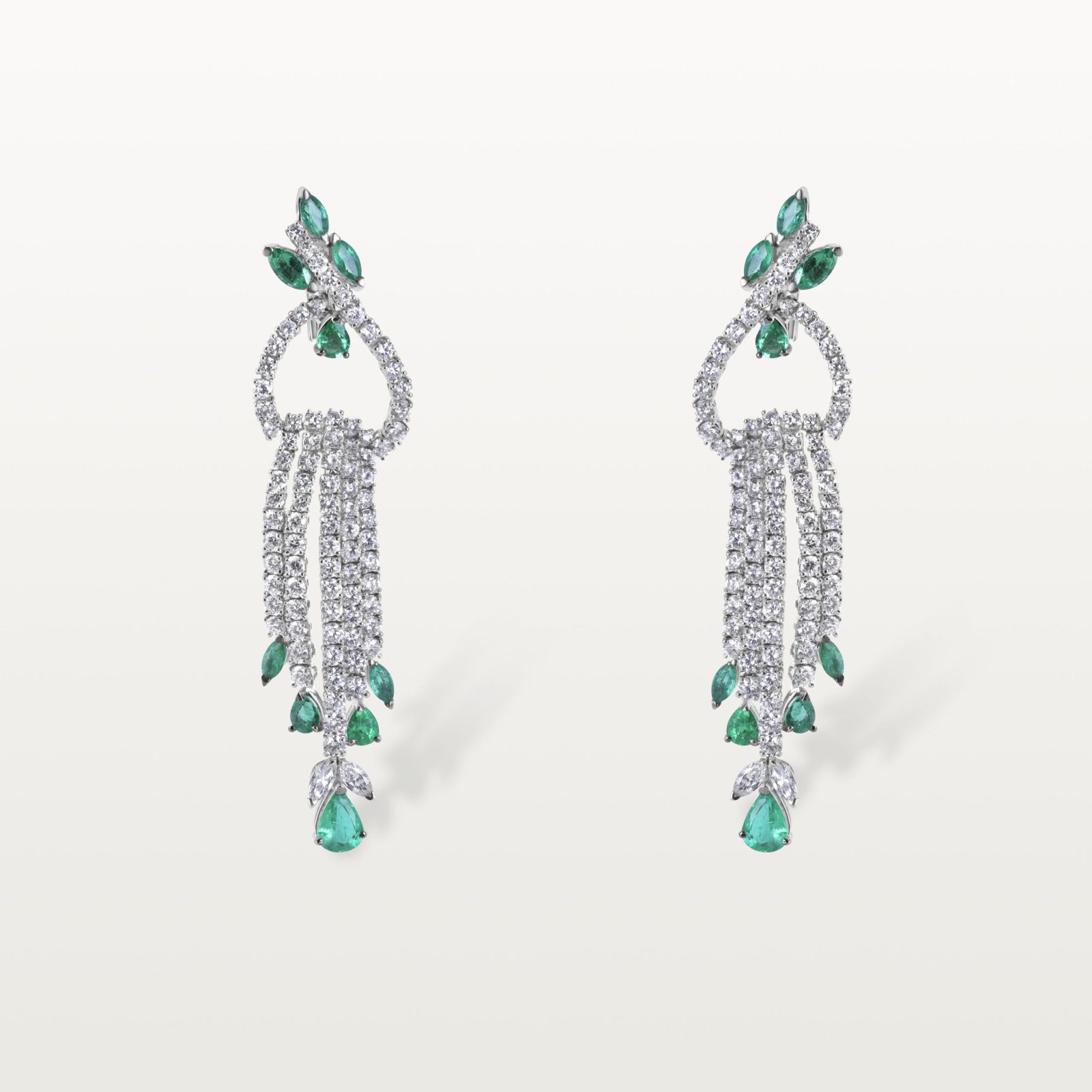 boucles_oreilles_emeraudes_diamants_chutes_kara.s_joaillerie-impériales