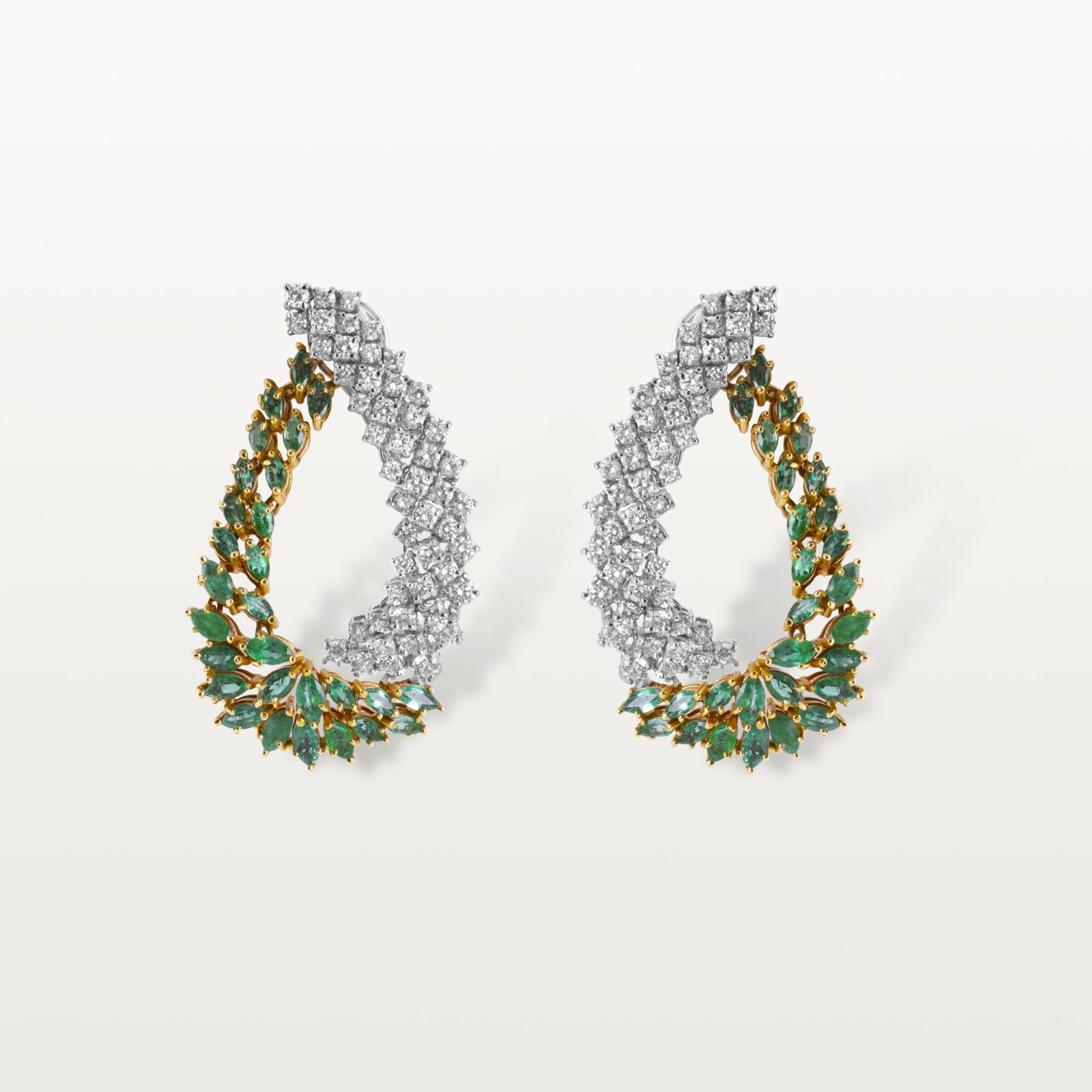 BOUCLES LES IMPÉRIALES, MOTIF OUVERT EN ÉMERAUDES NAVETTE