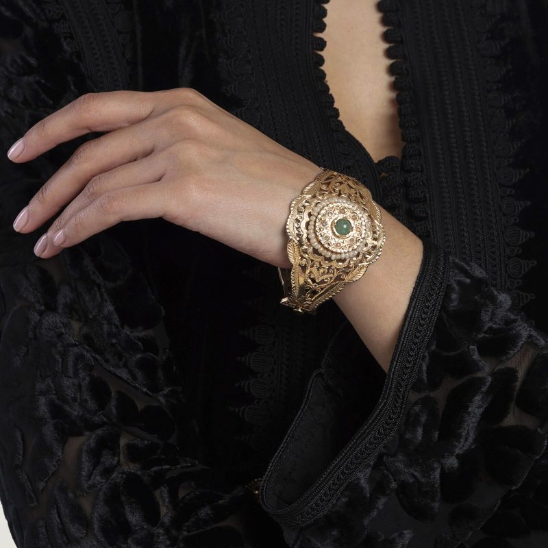 bracelet-or-rose-perlee-emeraude-bijoux-traditionnelle-marocain-beldi-moderne-kara.s-maroc4-hommage-au-passe-1600×1600 – Modifié (1)