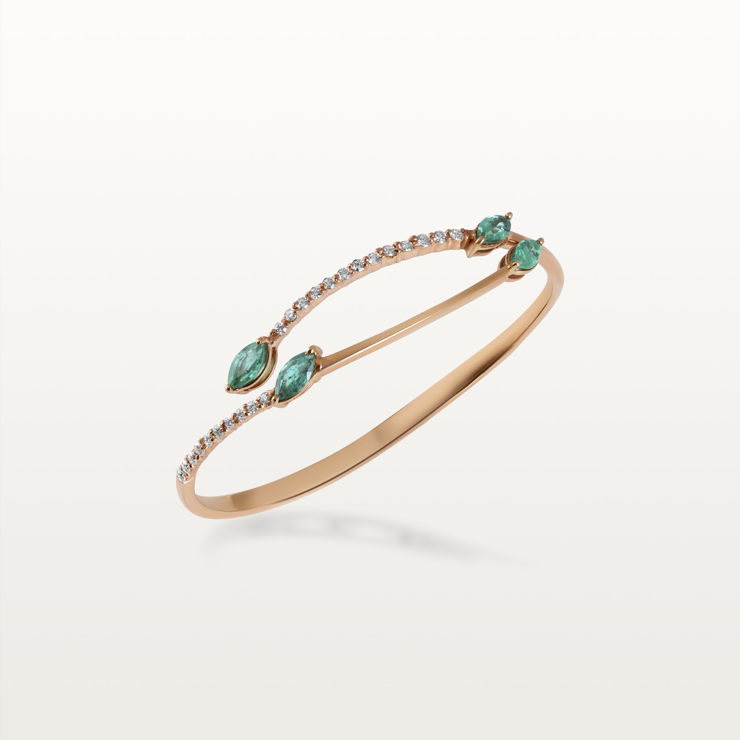 BRACELET A&MORE, OUVERT EN DIAMANTS ET ÉMERAUDES