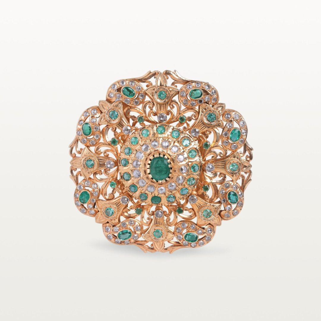 BZIM HOMMAGE AU PASSÉ, PIÈCE MAJESTUEUSE EN ÉMERAUDES ET ROSES DE DIAMANTS
