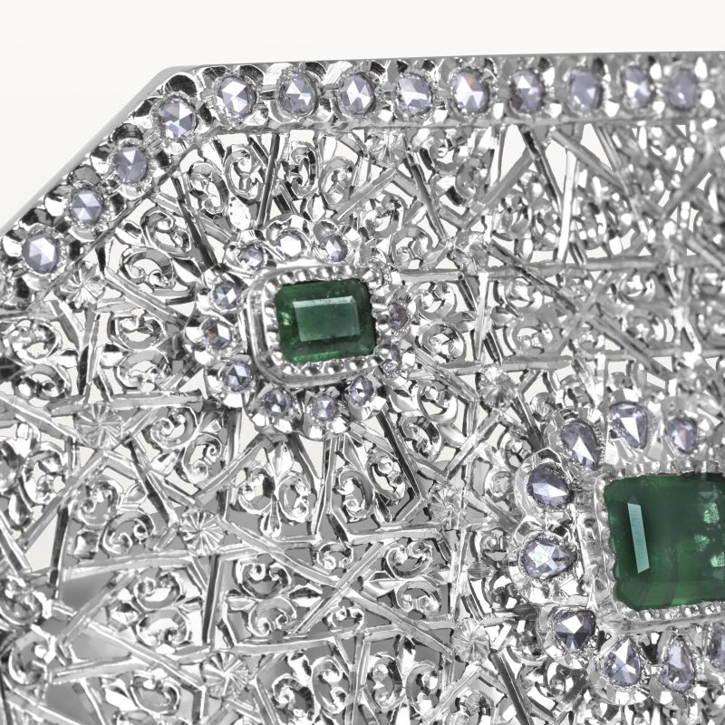 ceinture-or-blanc-diamants-emeraudes-mdama-moderne-beldi-contemporain-bijoux-traditionnelle-marocain-kara.s-maroc5-hommage-au-passé
