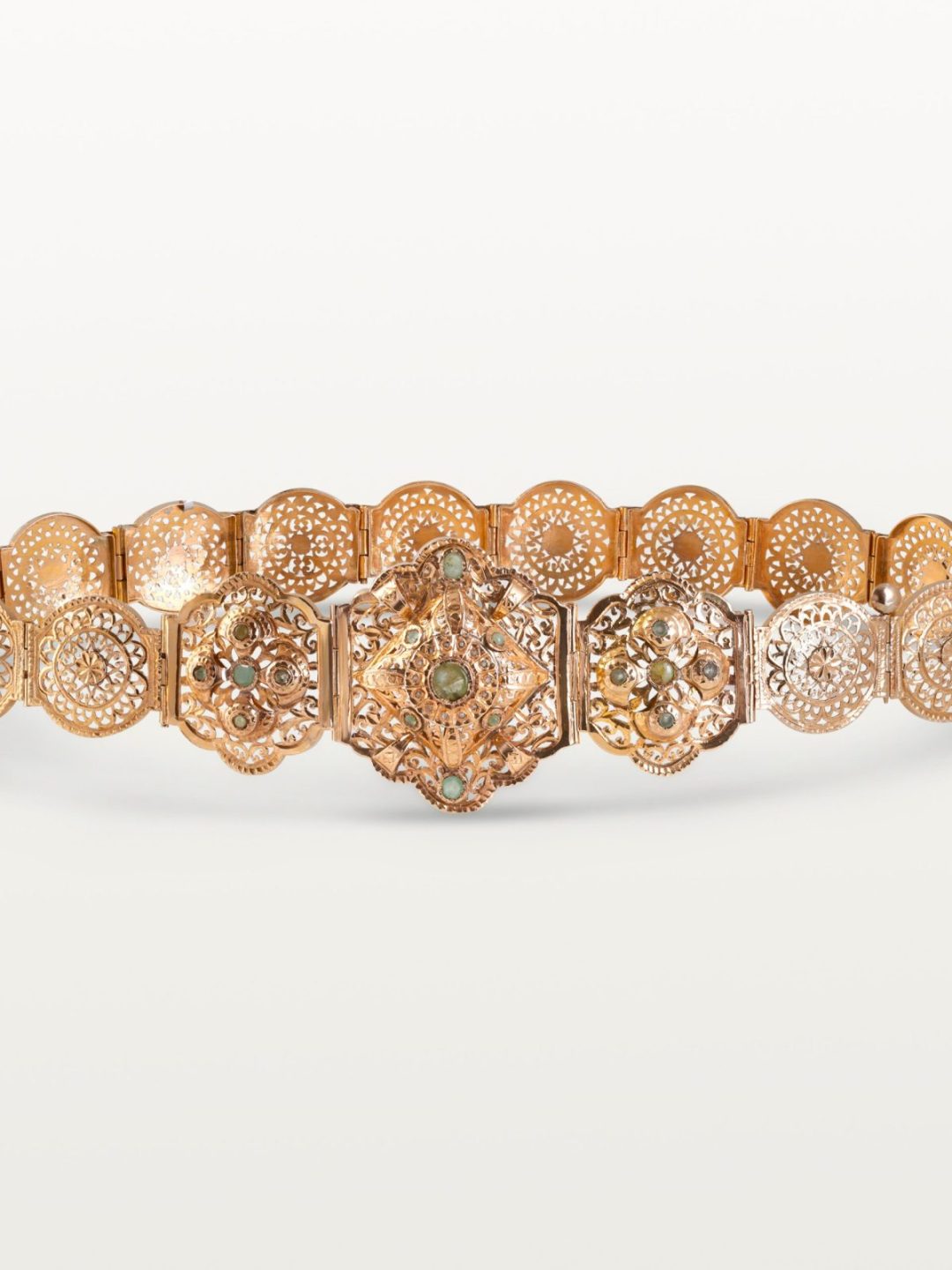 CEINTURE MDAMA "TRAB MANDARI" HOMMAGE AU PASSÉ, MOTIFS FILIGRANÉS ET PASTILLES GRAVÉES