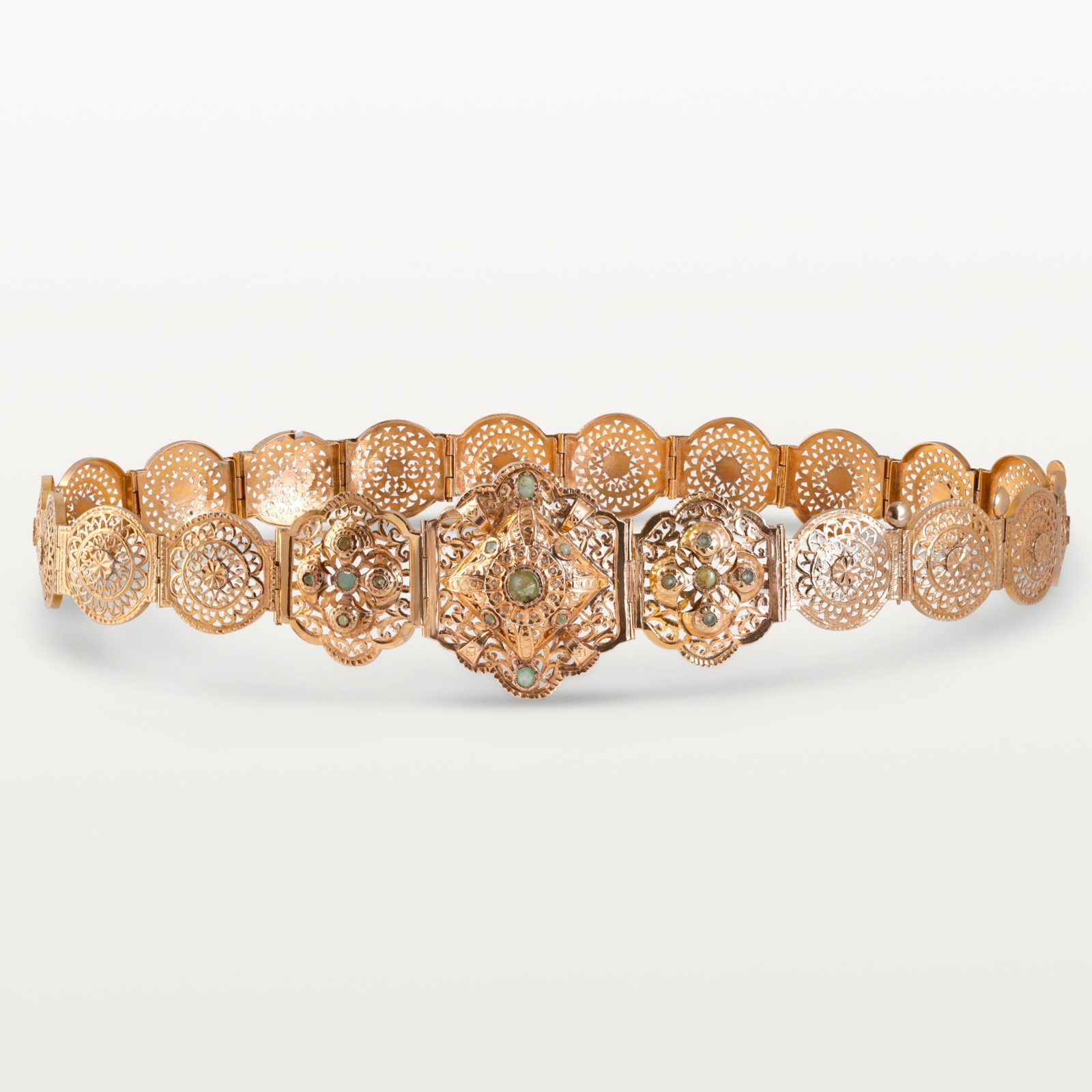 CEINTURE MDAMA "TRAB MANDARI" HOMMAGE AU PASSÉ, MOTIFS FILIGRANÉS ET PASTILLES GRAVÉES