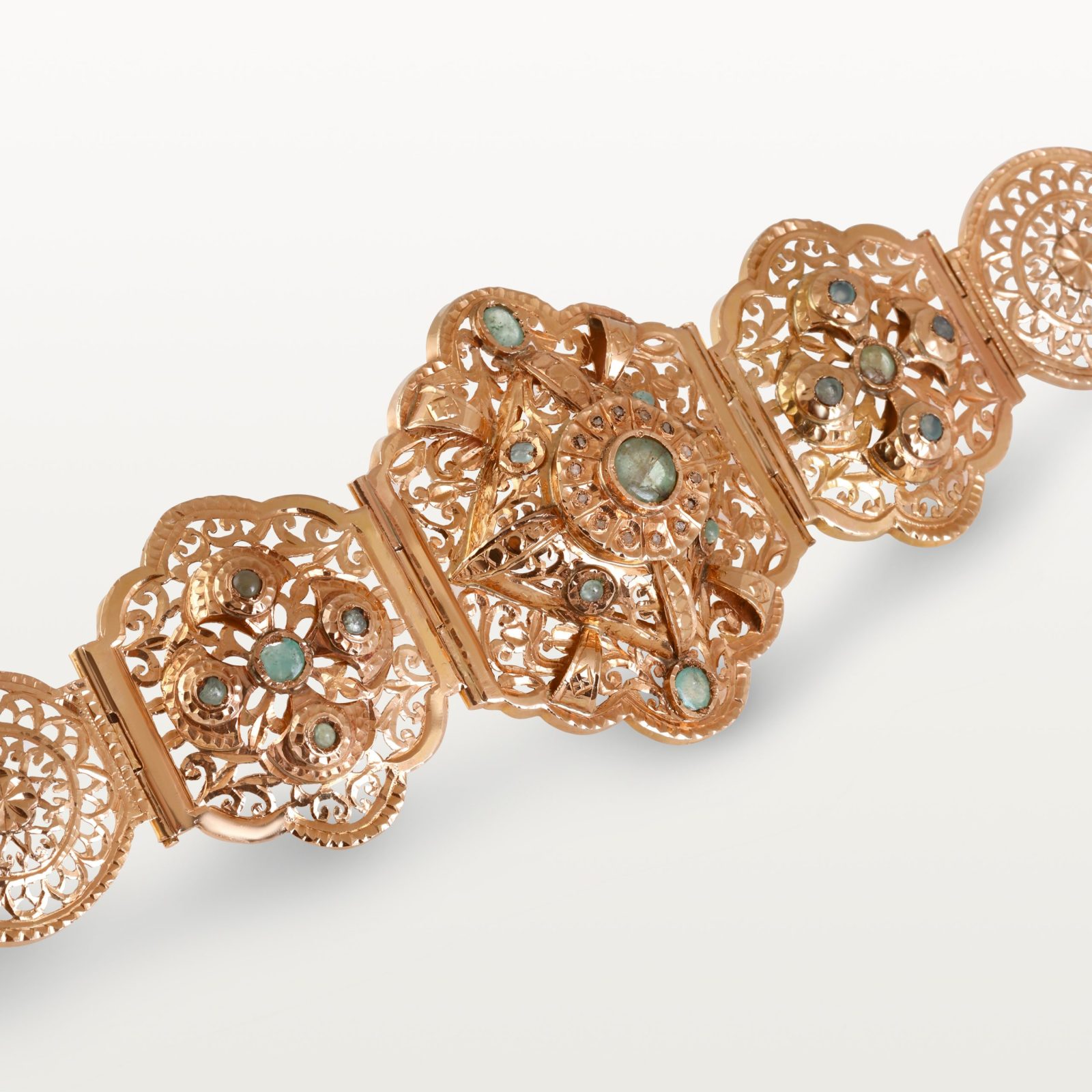 ceinture-or-mdama-trab-mandari-bijoux-beli-marocain-haute-joaillerie-kara.s-hommage-au-passé 4